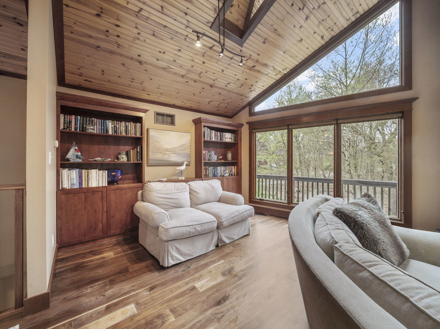 Beverly Shores, Indiana, 46301, United States, 4 Bedrooms Bedrooms, ,4 BathroomsBathrooms,Residential,For Sale,2040269