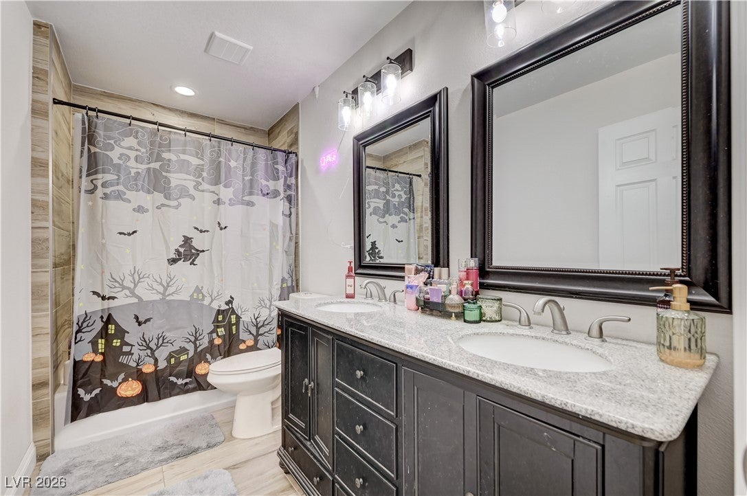 Las Vegas, Nevada, 89122, United States, 5 Bedrooms Bedrooms, ,4 BathroomsBathrooms,Residential,For Sale,2008777