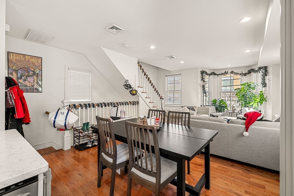 Cambridge, Massachusetts, 02141, United States, 4 Bedrooms Bedrooms, ,3 BathroomsBathrooms,Residential,For Sale,2001905