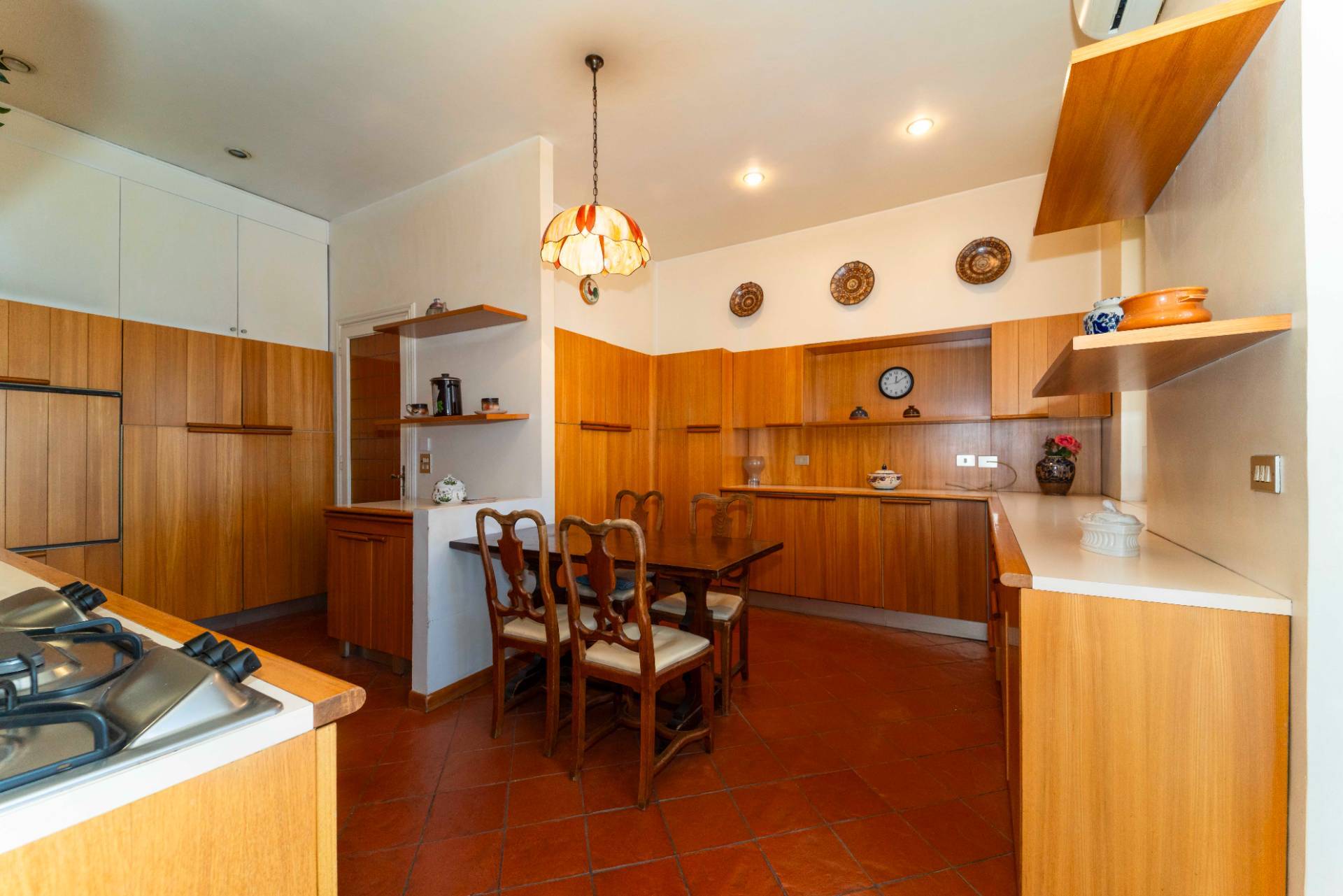 Torino, Torino, 10100, IT, 4 Bedrooms Bedrooms, ,3 BathroomsBathrooms,Residential,For Sale,1989083