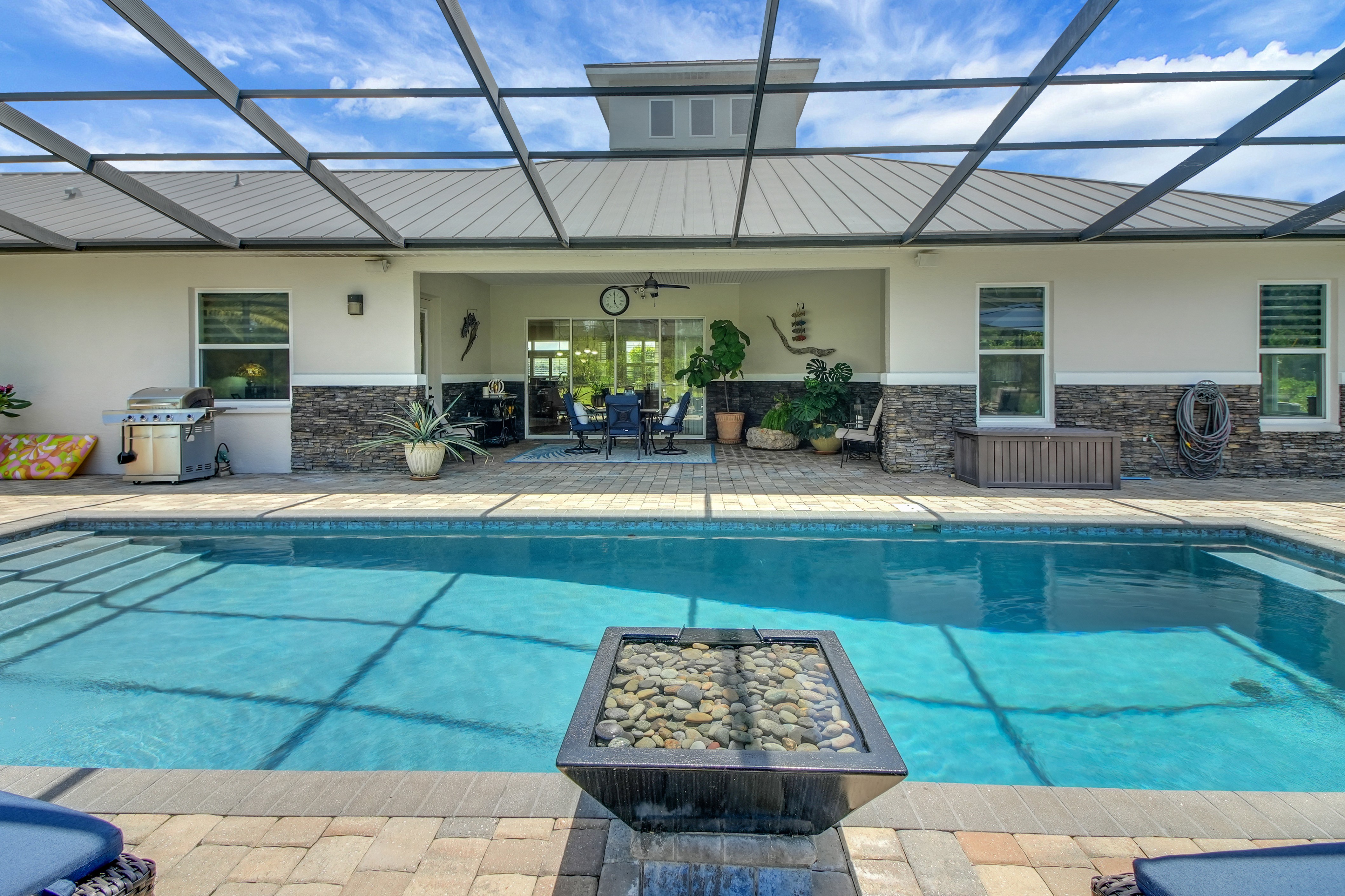 Weirsdale, Florida, 32195, United States, 4 Bedrooms Bedrooms, ,3 BathroomsBathrooms,Residential,For Sale,1900688