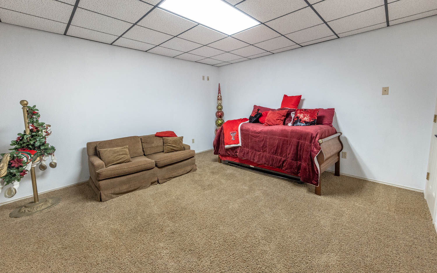 Levelland, Texas, 79336, United States, 4 Bedrooms Bedrooms, ,3 BathroomsBathrooms,Residential,For Sale,1901837