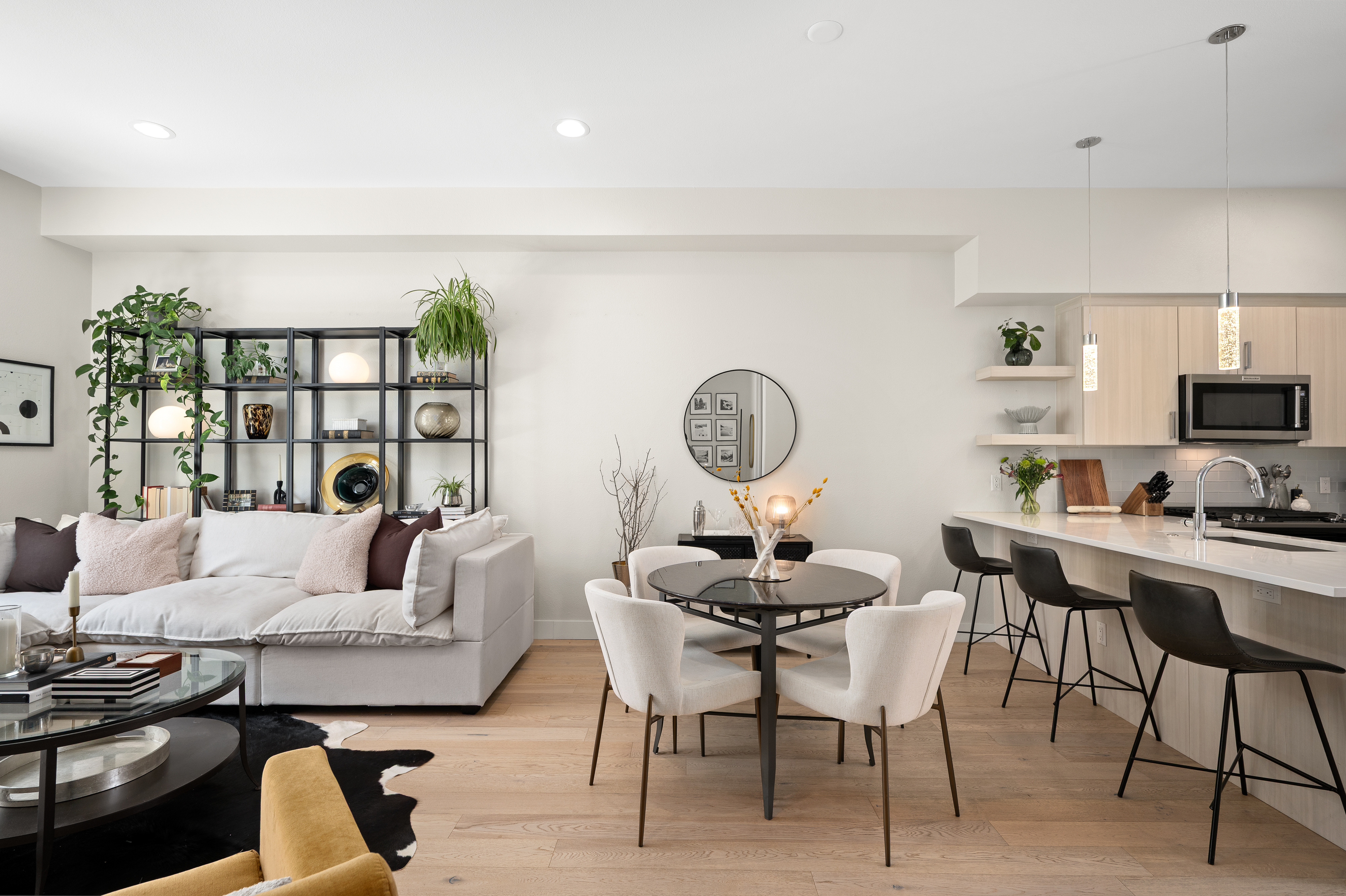  Modern Townhome In Contemporary Enclave - 物件實景