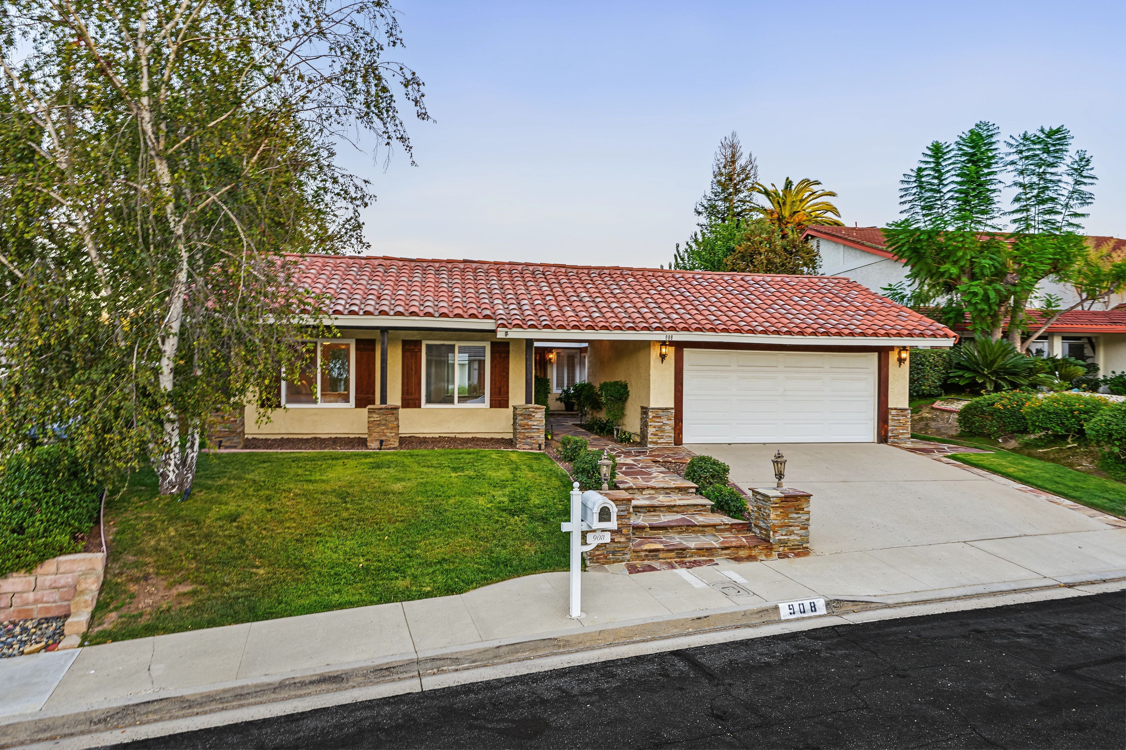  908 Blue Spring Drive, Westlake Village - 物件實景