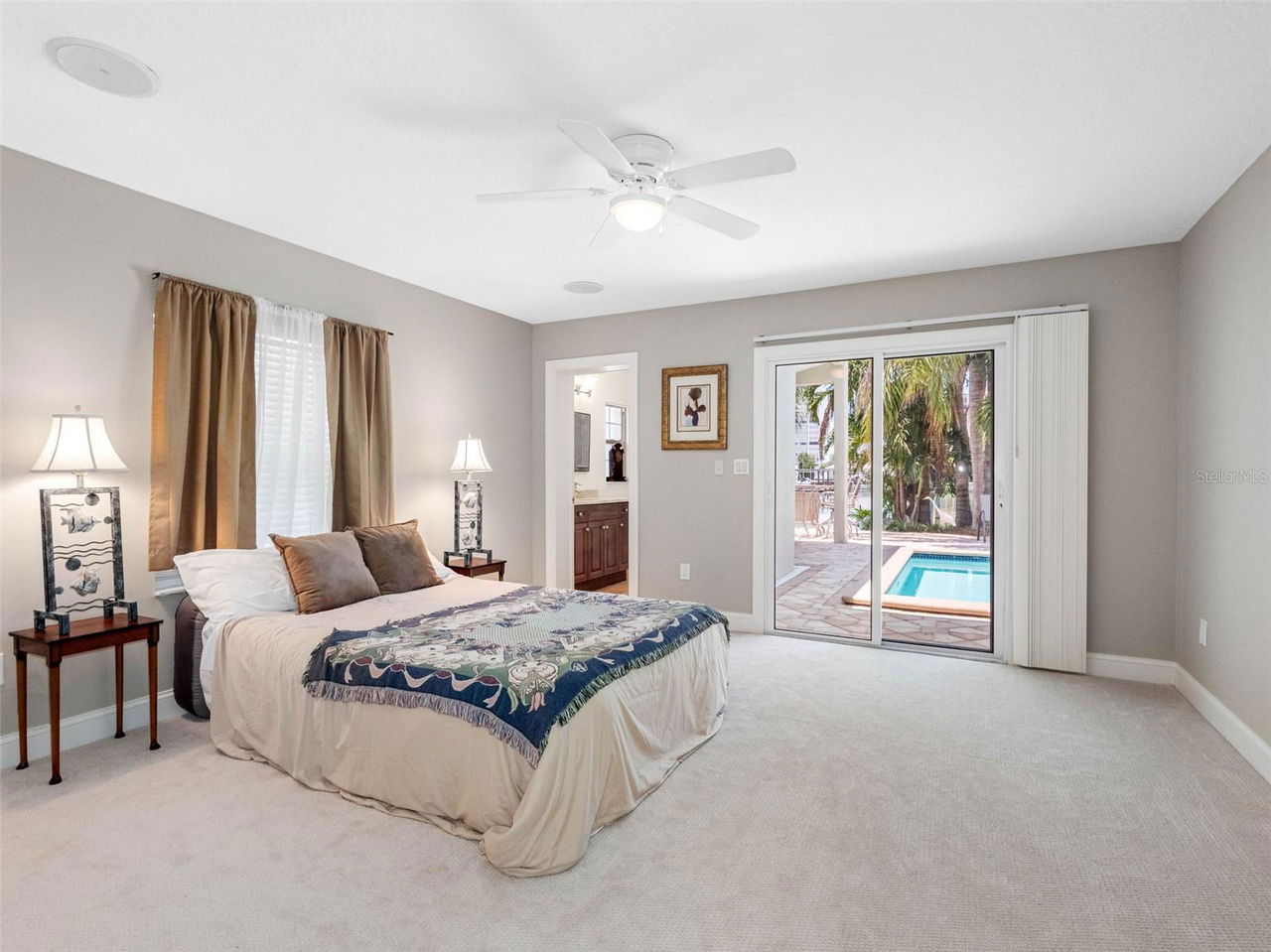 CLEARWATER BEACH, Florida, 33767, United States, 3 Bedrooms Bedrooms, ,3 BathroomsBathrooms,Residential,For Sale,1979132