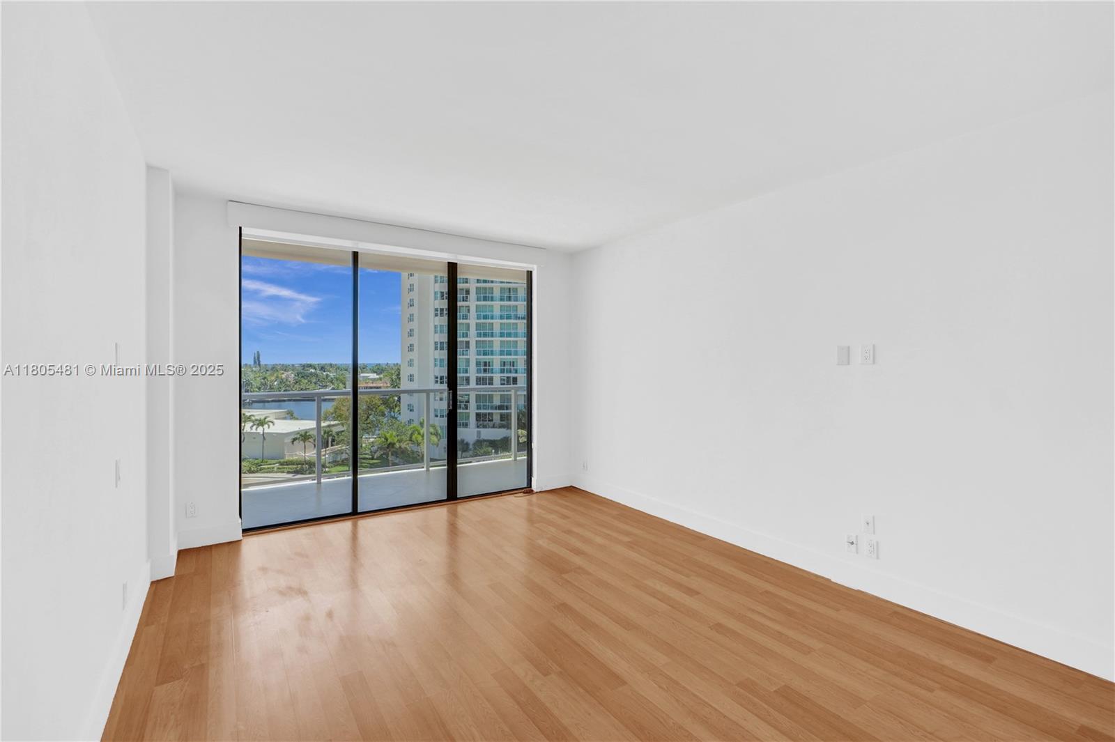 Aventura, Florida, 33180, United States, 2 Bedrooms Bedrooms, ,2 BathroomsBathrooms,Residential,For Sale,1827692