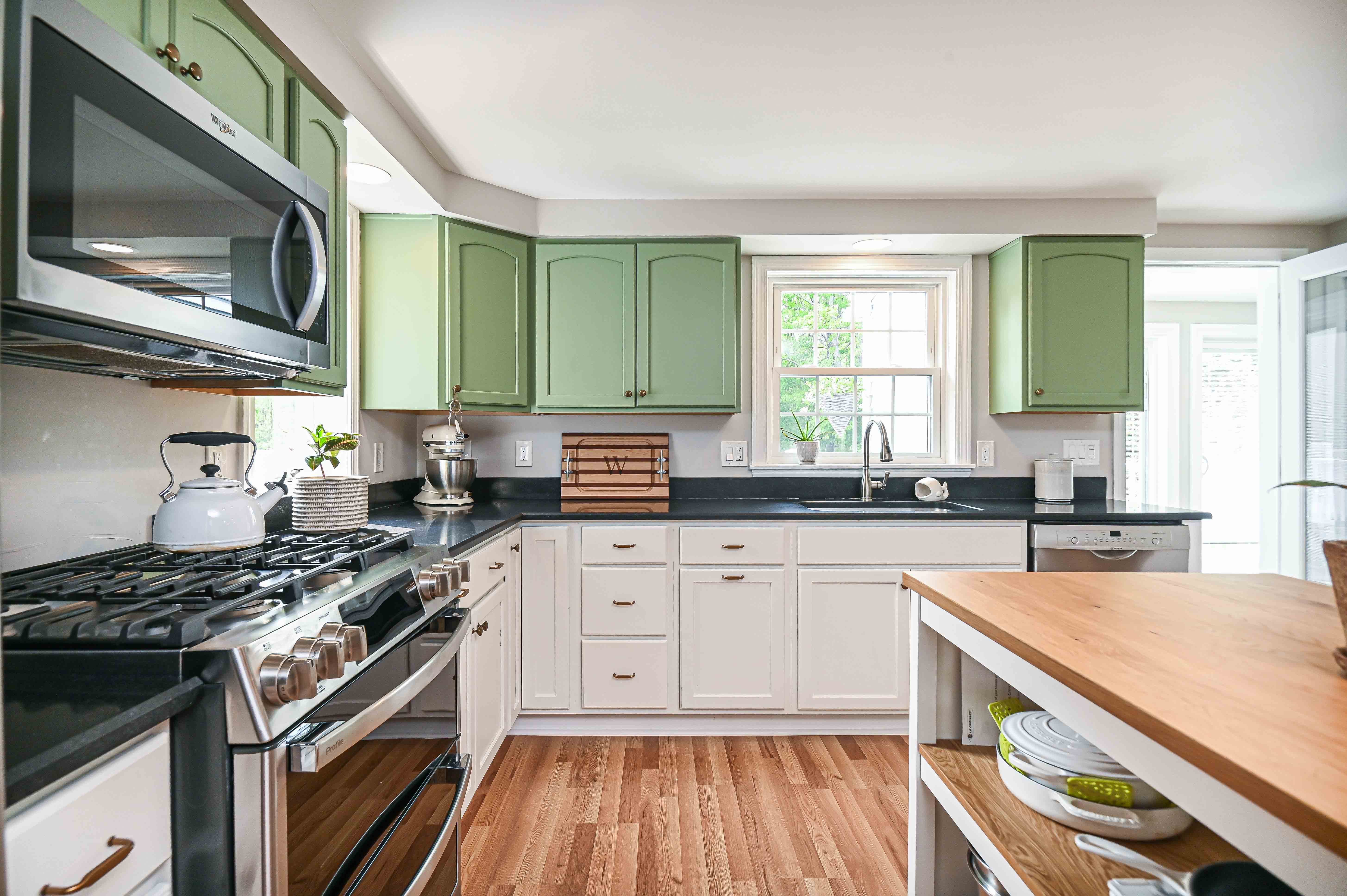York, Maine, 03909, United States, 3 Bedrooms Bedrooms, ,3 BathroomsBathrooms,Residential,For Sale,1856750
