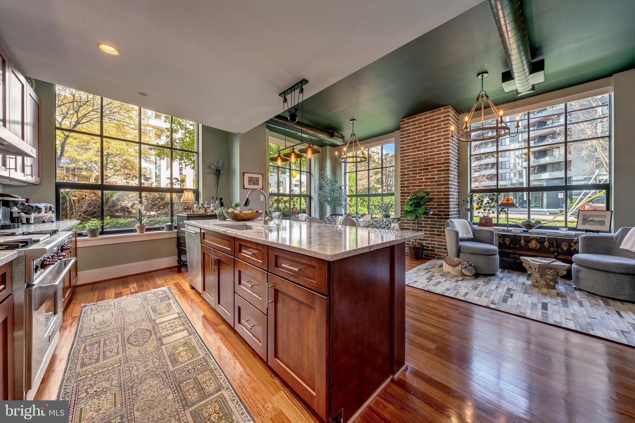 Arlington, Virginia, 22209, United States, 2 Bedrooms Bedrooms, ,2 BathroomsBathrooms,Residential,For Sale,1992776