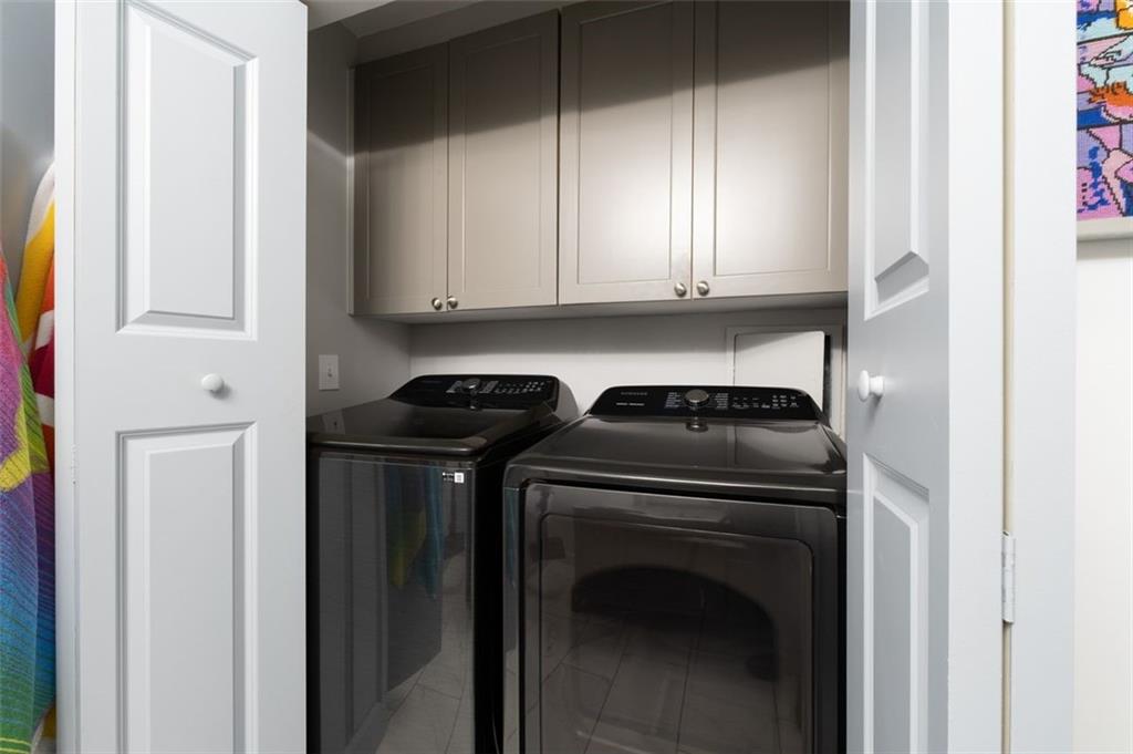 Atlanta, Georgia, 30305, United States, 2 Bedrooms Bedrooms, ,2 BathroomsBathrooms,Residential,For Sale,2002175