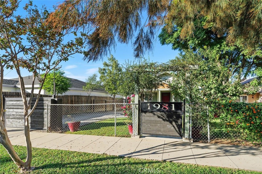 Riverside, California, 92507, United States, 2 Bedrooms Bedrooms, ,1 BathroomBathrooms,Residential,For Sale,1987863