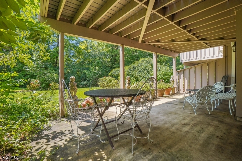 Bernards Twp., New Jersey, 07920, United States, 3 Bedrooms Bedrooms, ,4 BathroomsBathrooms,Residential,For Sale,1875142