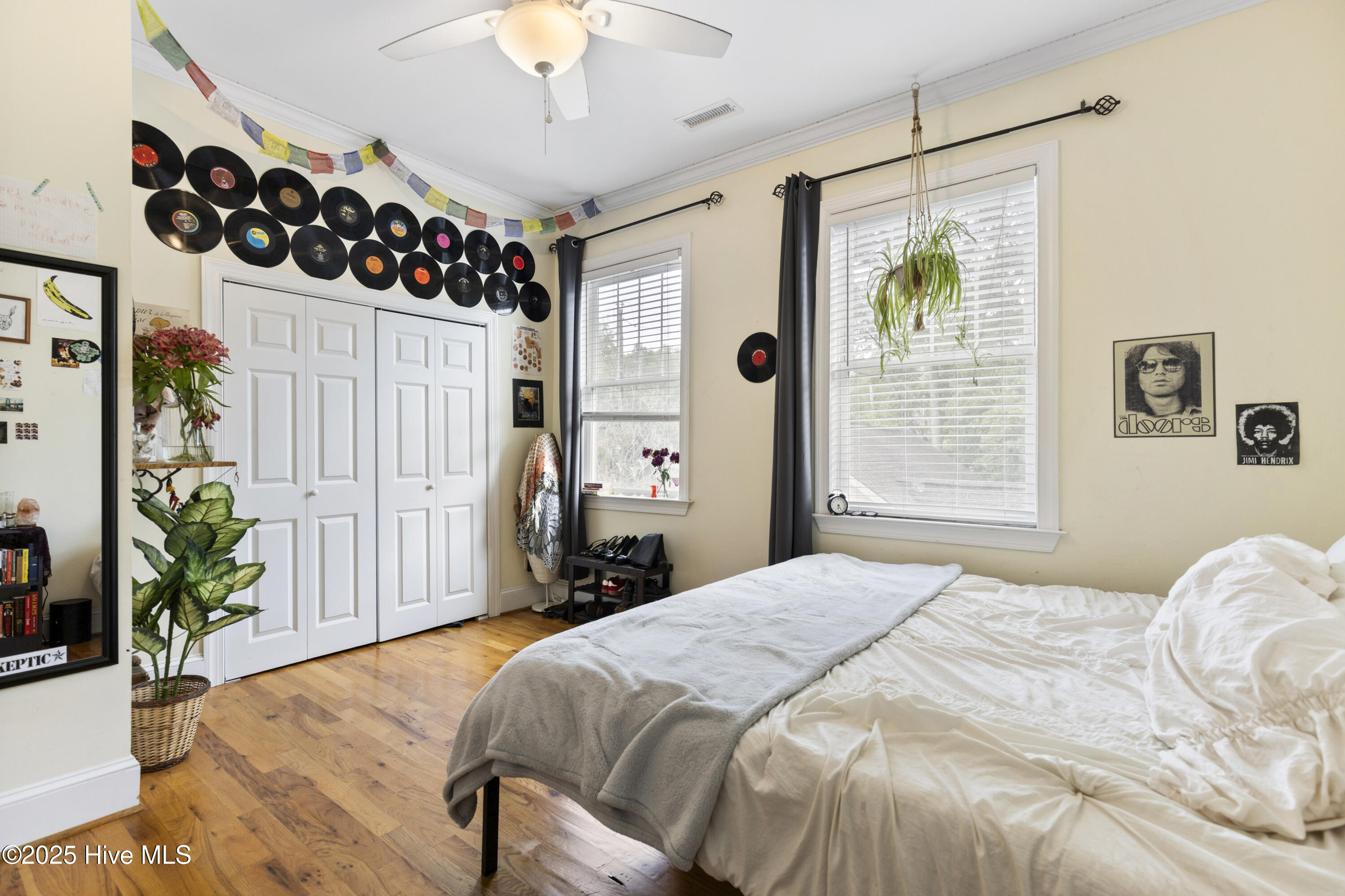 Wilmington, North Carolina, 28401, United States, 4 Bedrooms Bedrooms, ,3 BathroomsBathrooms,Residential,For Sale,1882857
