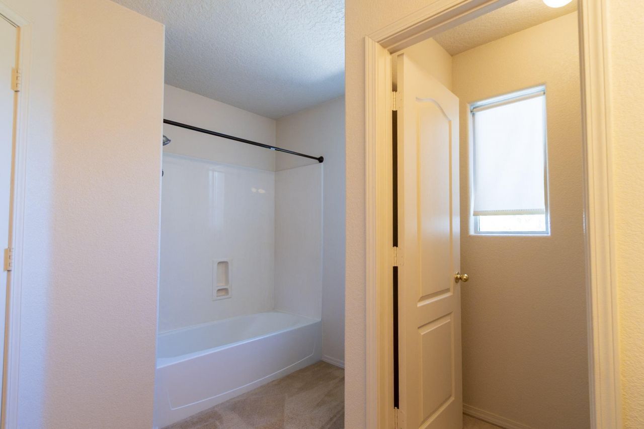 Rio Rancho, New Mexico, 87124, United States, 5 Bedrooms Bedrooms, ,3 BathroomsBathrooms,Residential,For Sale,1898268