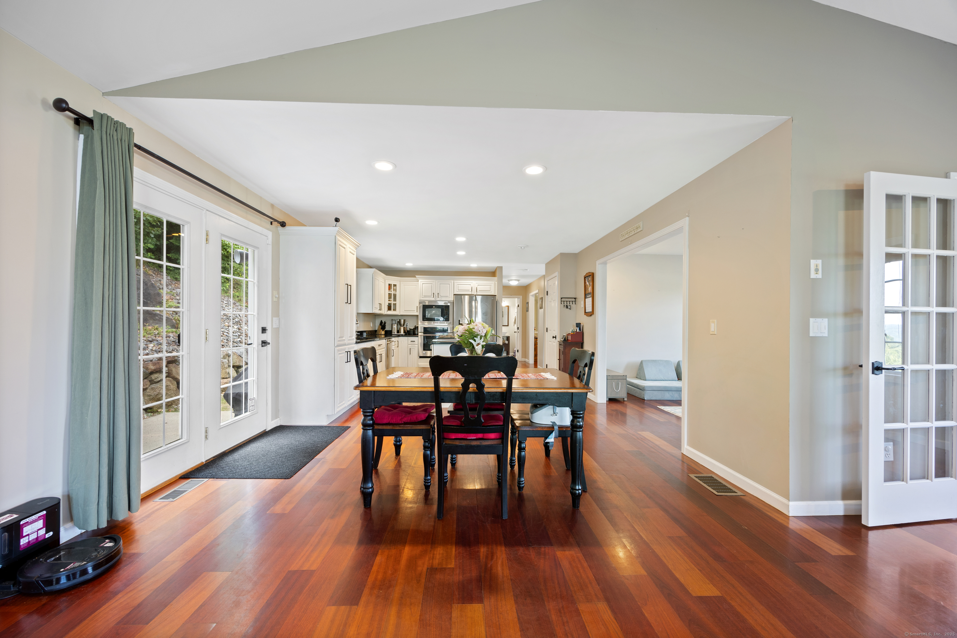 Naugatuck, Connecticut, 06770, United States, 4 Bedrooms Bedrooms, ,3 BathroomsBathrooms,Residential,For Sale,1938960