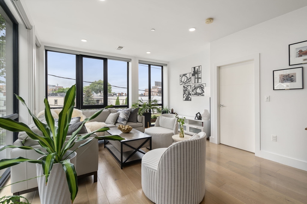 Boston, Massachusetts, 02134, United States, 2 Bedrooms Bedrooms, ,2 BathroomsBathrooms,Residential,For Sale,1941762