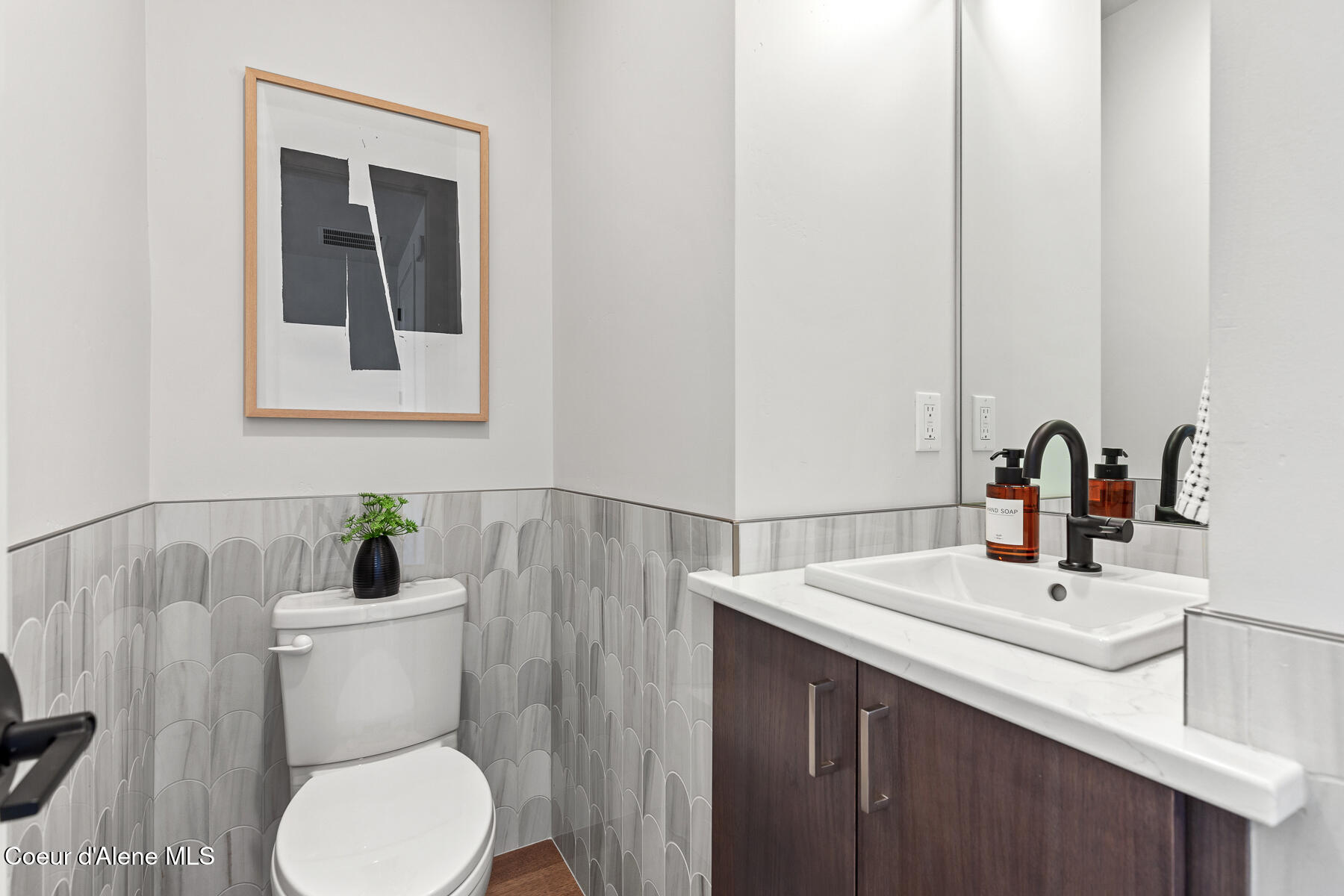 Coeur d'Alene, Idaho, 83815, United States, 2 Bedrooms Bedrooms, ,3 BathroomsBathrooms,Residential,For Sale,2006404