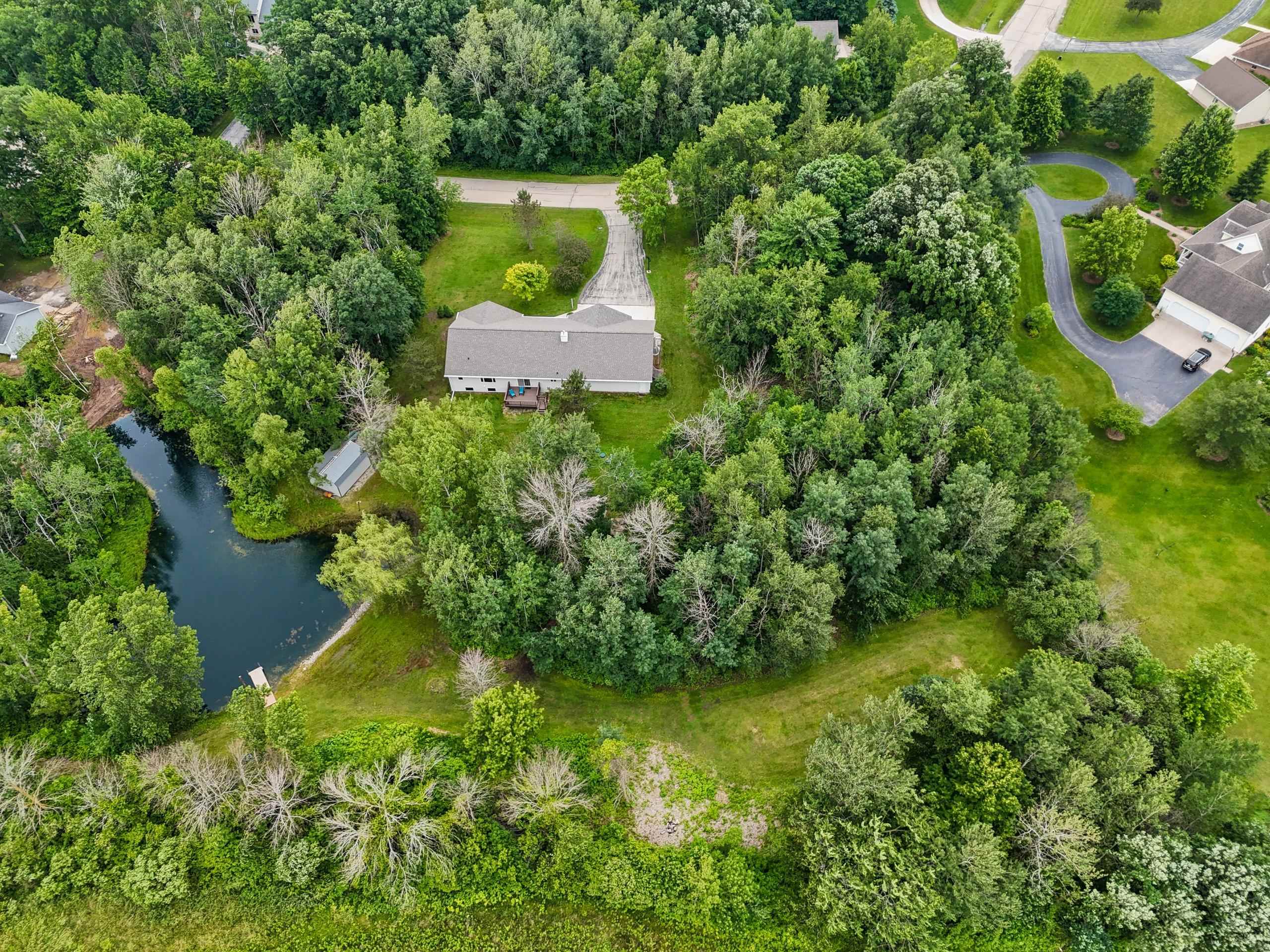 DE PERE, Wisconsin, 54115, United States, 3 Bedrooms Bedrooms, ,4 BathroomsBathrooms,Residential,For Sale,1912239