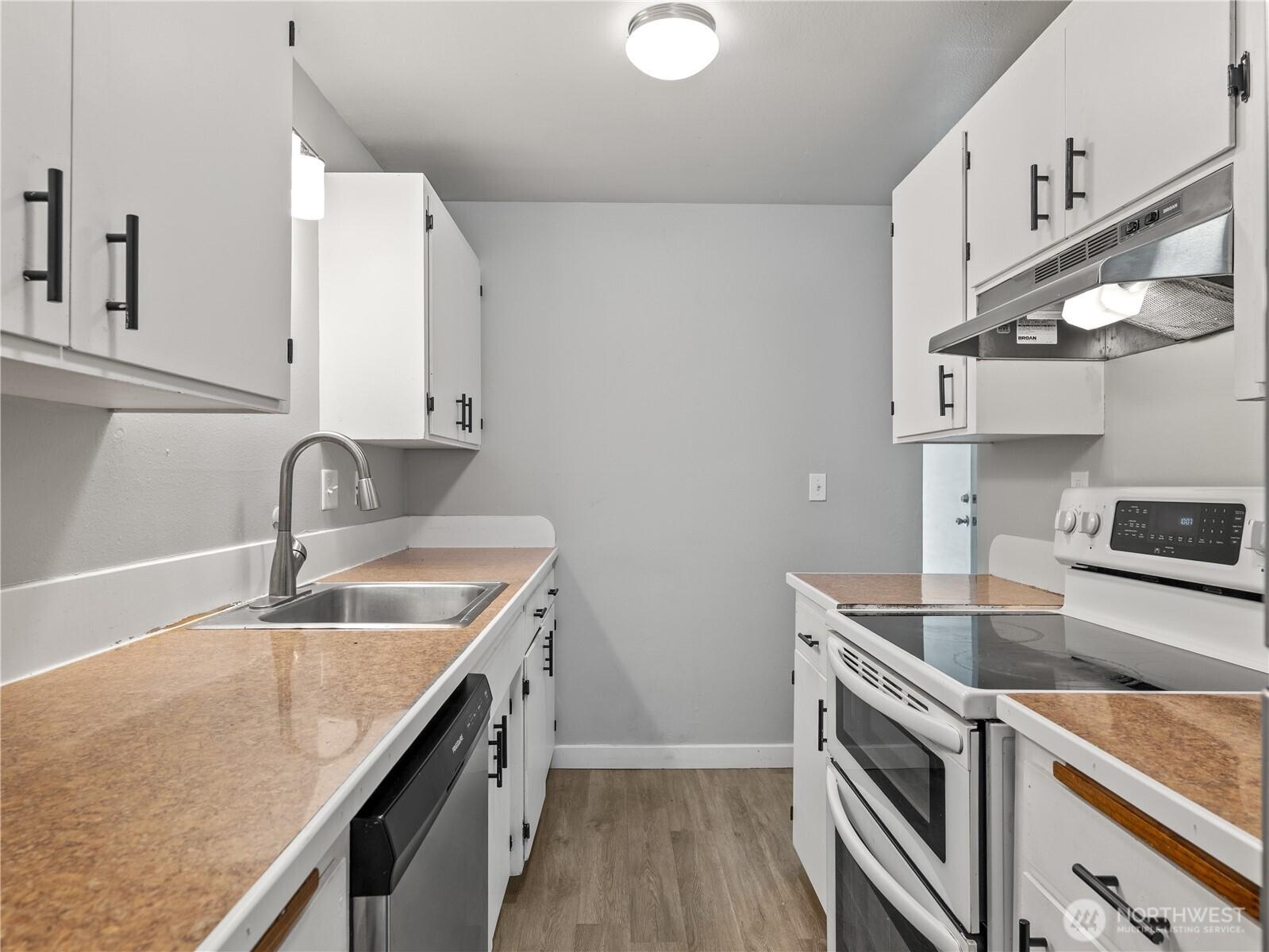 BURIEN, Washington, 98146, United States, ,Residential,For Sale,1913716