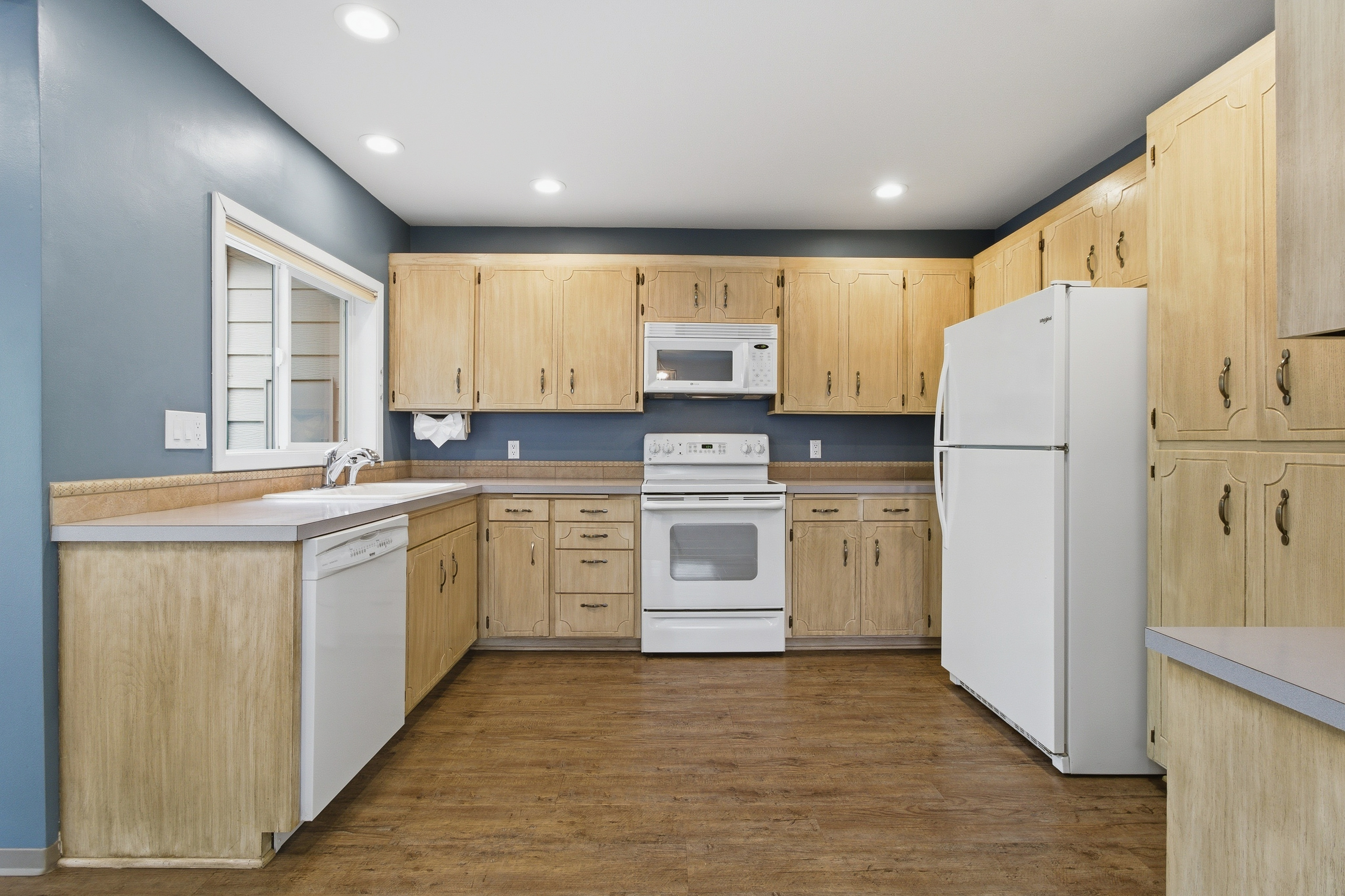  1021 E Chestnut St - 物件實景