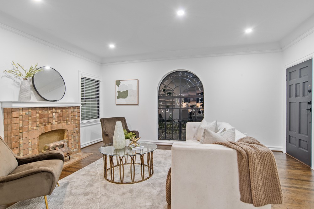 Dallas, Texas, 75203, United States, 2 Bedrooms Bedrooms, ,2 BathroomsBathrooms,Residential,For Sale,1993579