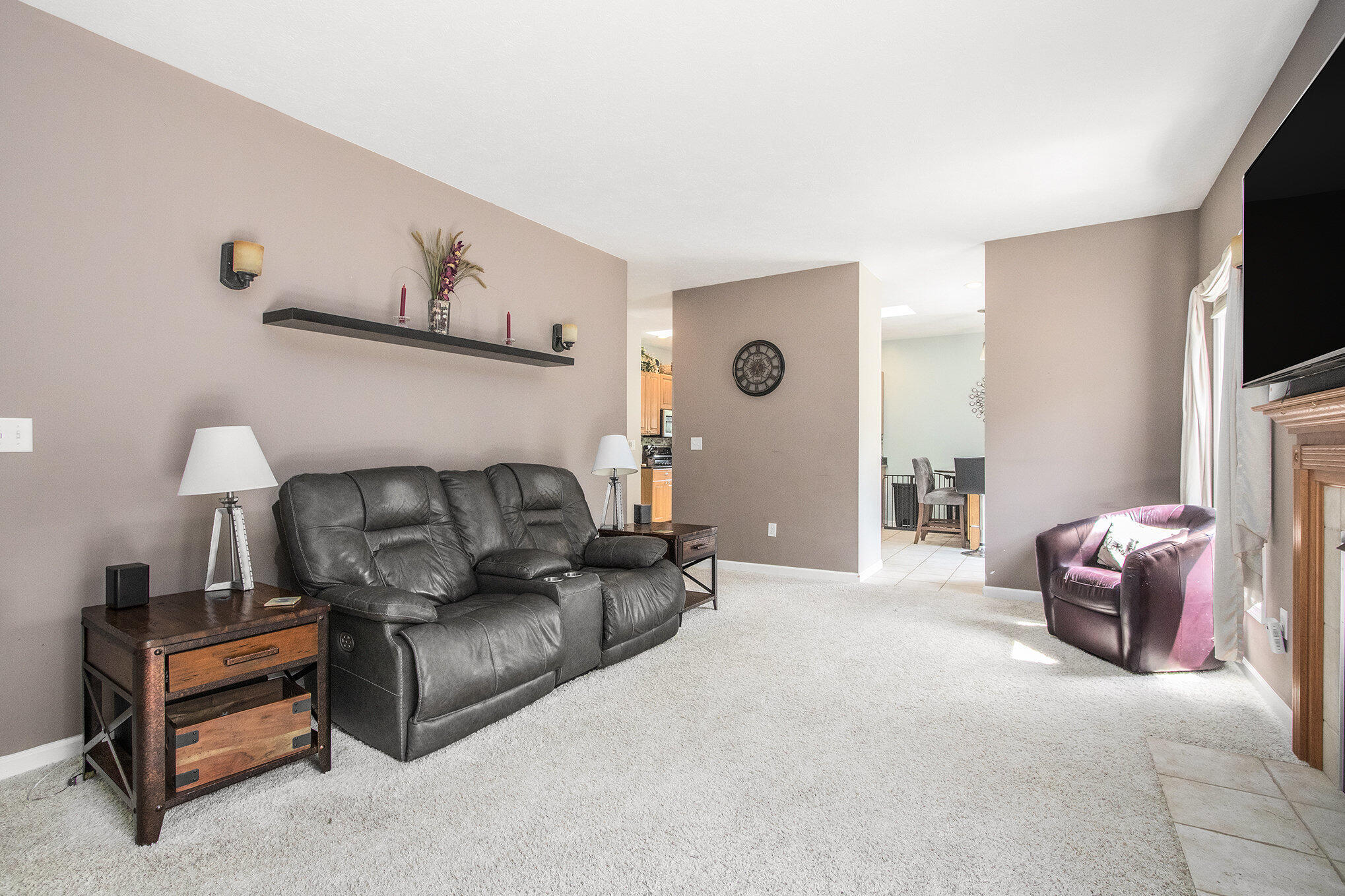 Edwardsburg, Michigan, 49112, United States, 6 Bedrooms Bedrooms, ,4 BathroomsBathrooms,Residential,For Sale,1940260