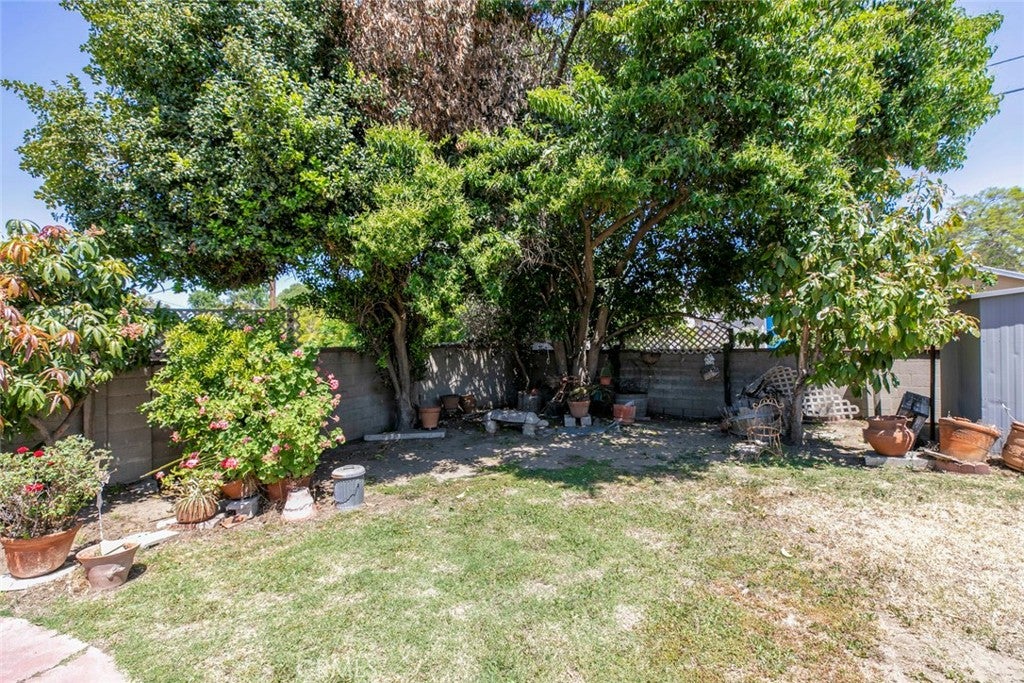 Van Nuys, California, 91405, United States, 2 Bedrooms Bedrooms, ,2 BathroomsBathrooms,Residential,For Sale,1941030
