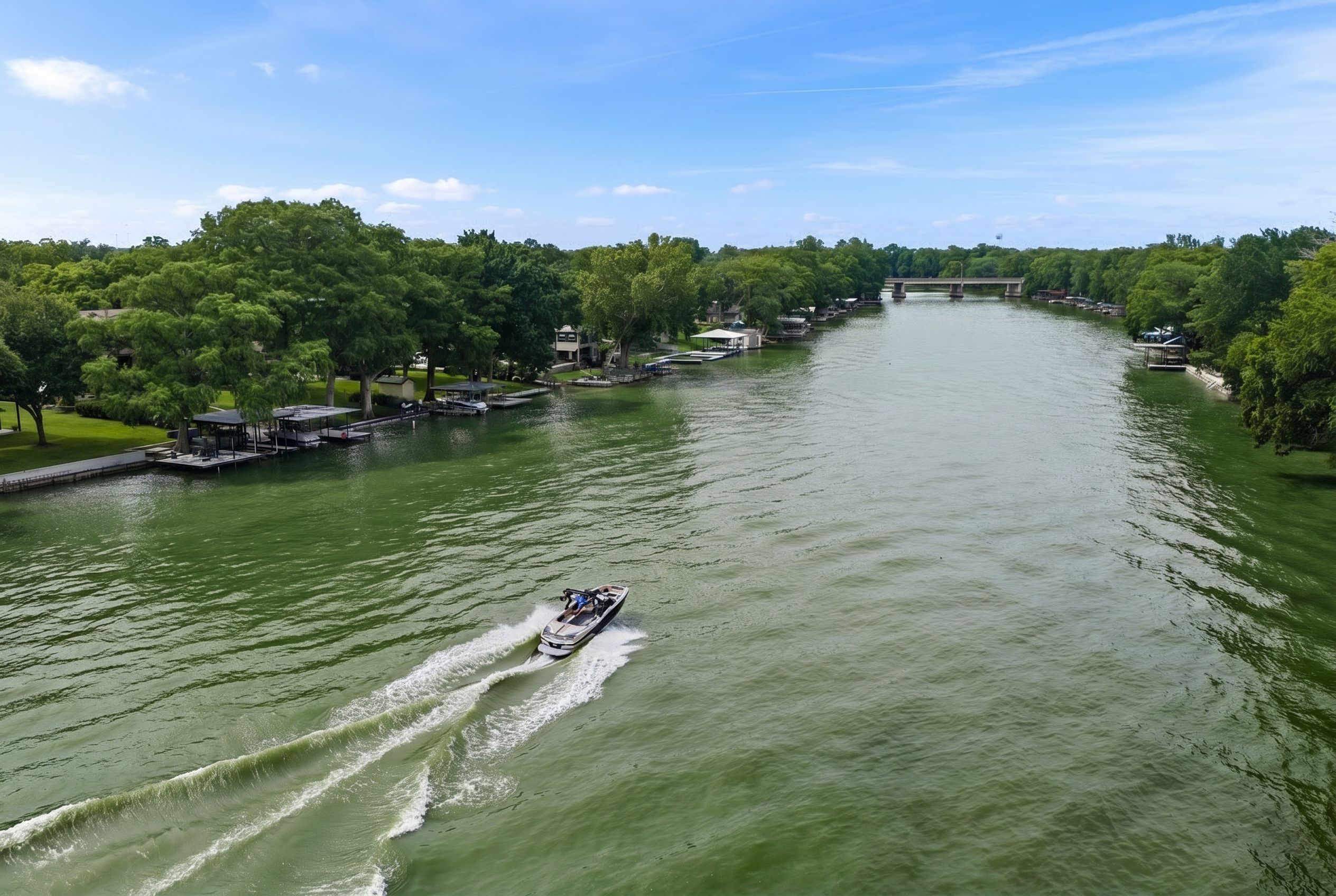  Lakefront Luxury Designed to Perform - 物件實景