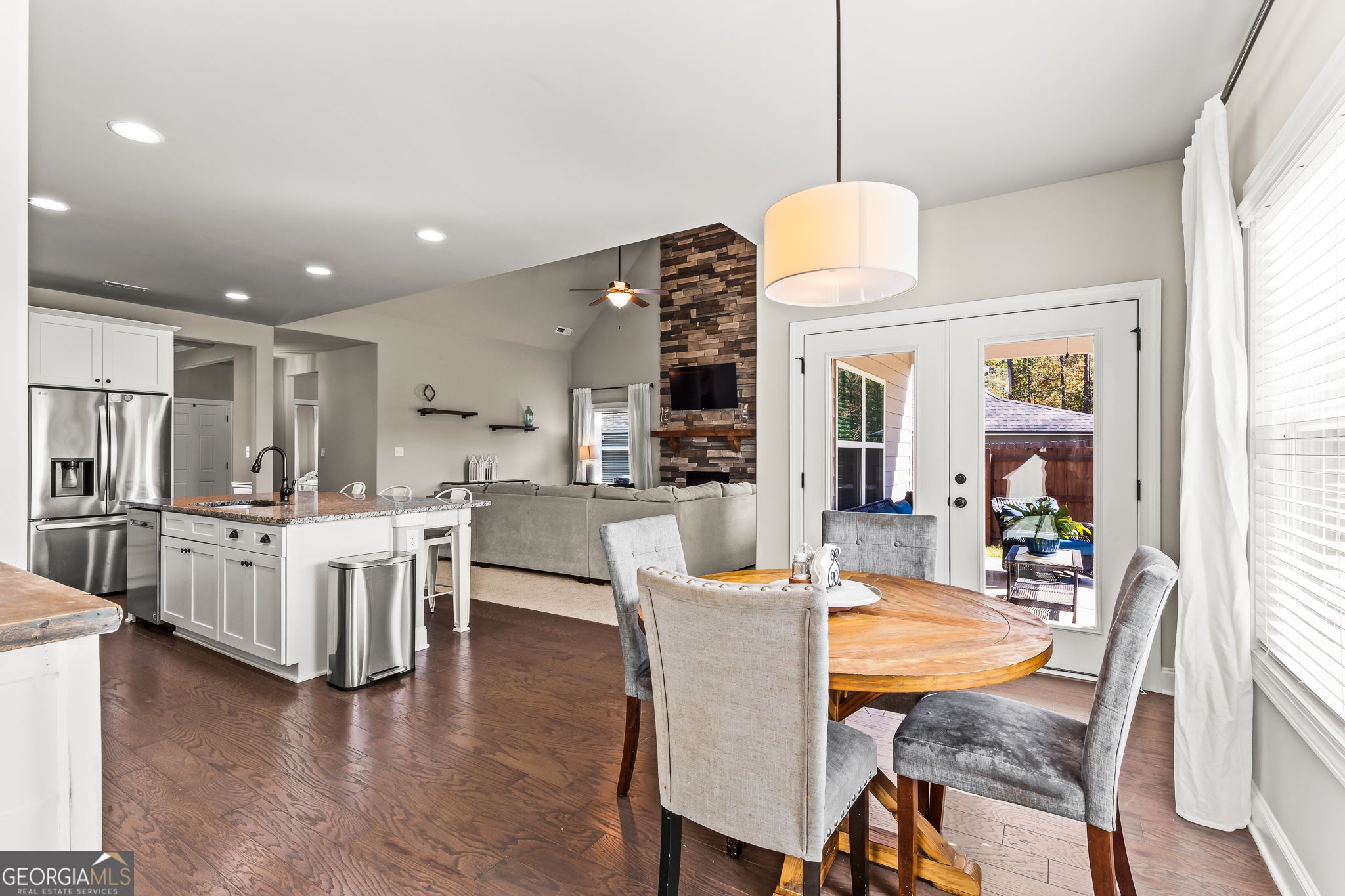 Senoia, Georgia, 30276, United States, 4 Bedrooms Bedrooms, ,3 BathroomsBathrooms,Residential,For Sale,1990817