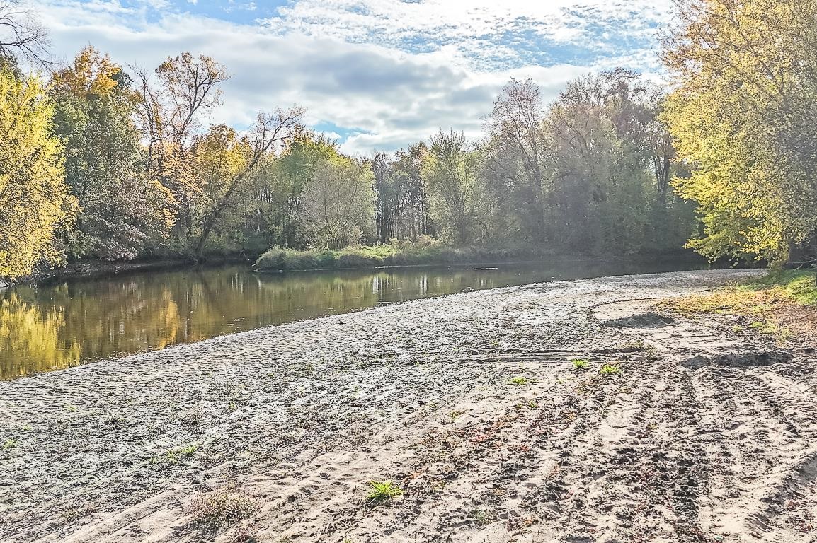 New London, Wisconsin, 54961-8021, United States, 4 Bedrooms Bedrooms, ,2 BathroomsBathrooms,Residential,For Sale,1984435