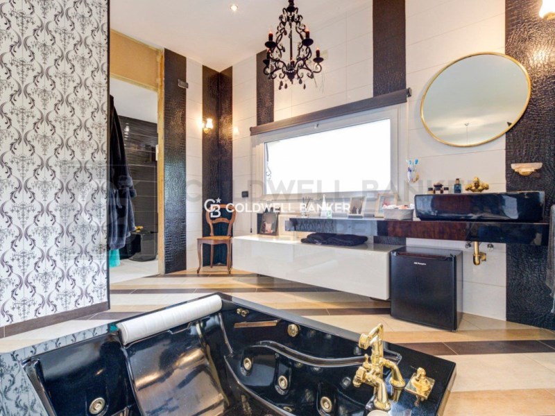 Barcelona, Barcelona, Sarri? - Sant Gervasi, Vallv, Barcelona, Catalonia, ES, 6 Bedrooms Bedrooms, ,4 BathroomsBathrooms,Residential,For Sale,Barcelona, Barcelona, Sarri? - Sant Gervasi, Vallv,1448658