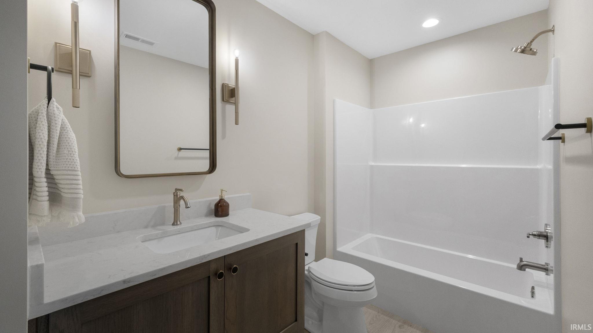 Leo, Indiana, 46765, United States, 3 Bedrooms Bedrooms, ,3 BathroomsBathrooms,Residential,For Sale,1936973