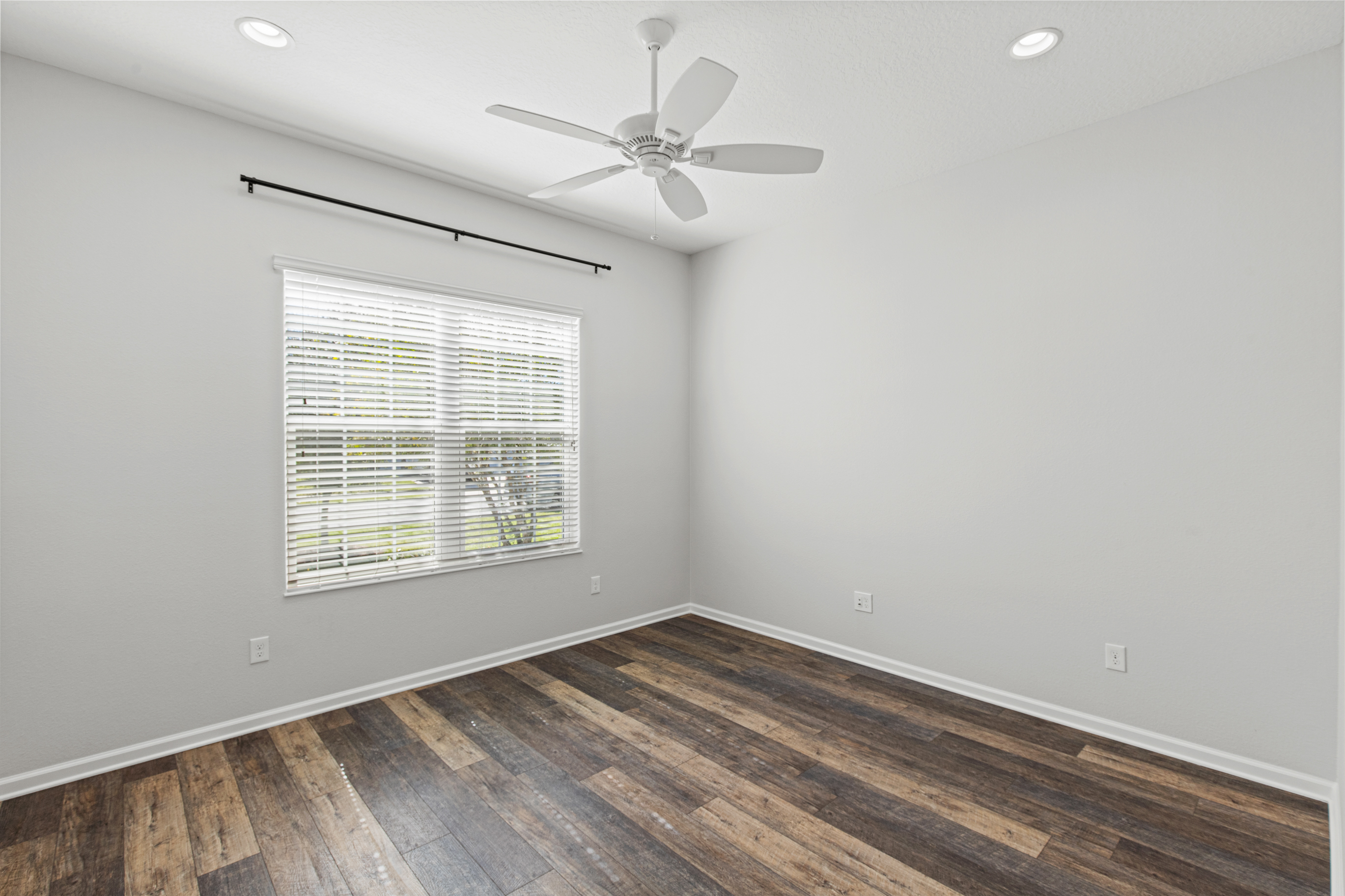 Oxford, Florida, 34484, United States, 3 Bedrooms Bedrooms, ,2 BathroomsBathrooms,Residential,For Sale,1989901