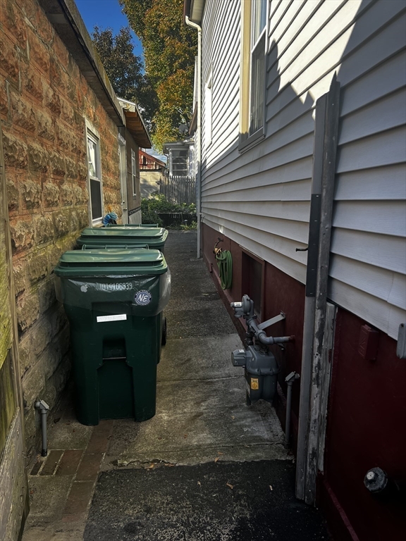 Lynn, Massachusetts, 01905, United States, 2 Bedrooms Bedrooms, ,2 BathroomsBathrooms,Residential,For Sale,1972732