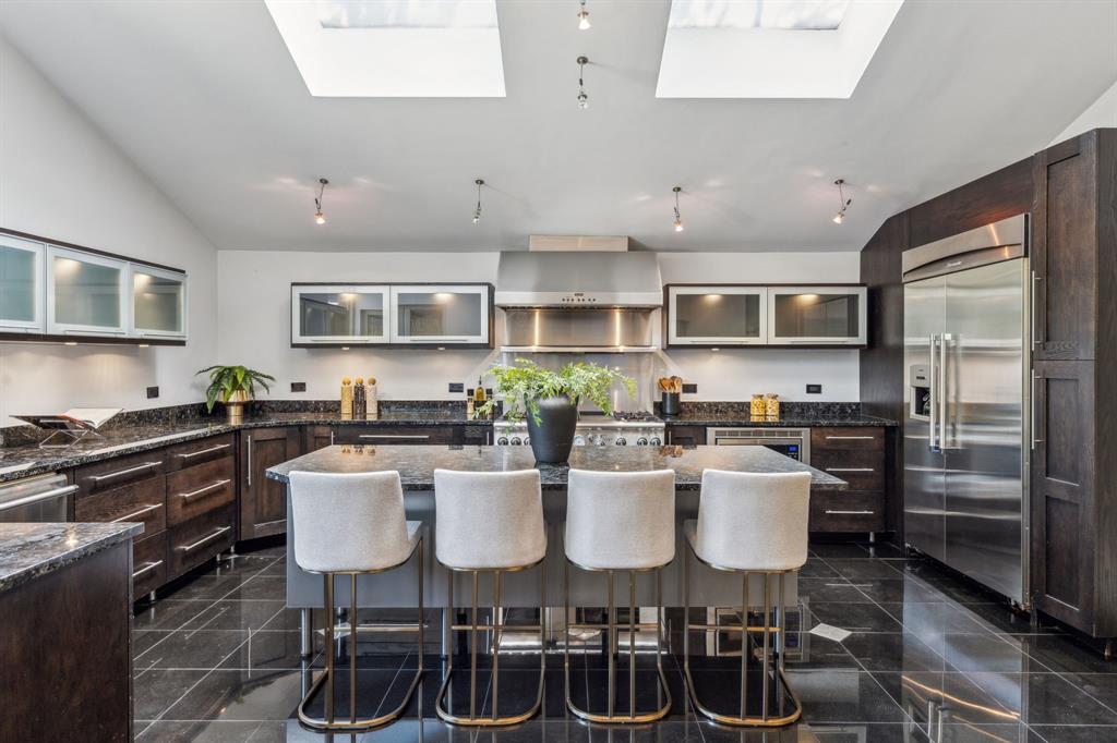 Dallas, Texas, 75229, United States, 5 Bedrooms Bedrooms, ,7 BathroomsBathrooms,Residential,For Sale,1821144