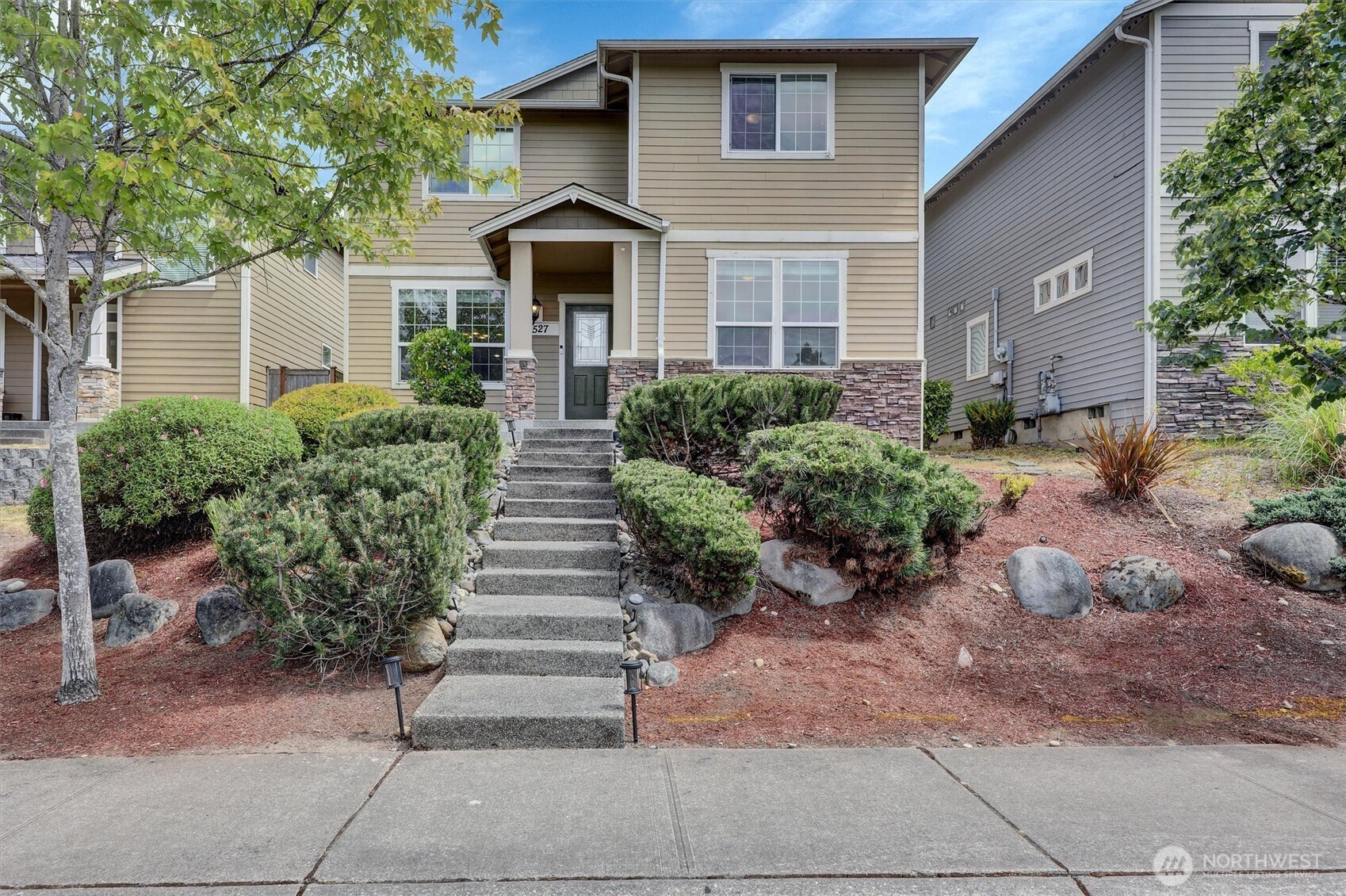 Puyallup, Washington, 98375, United States, 4 Bedrooms Bedrooms, ,3 BathroomsBathrooms,Residential,For Sale,1983972