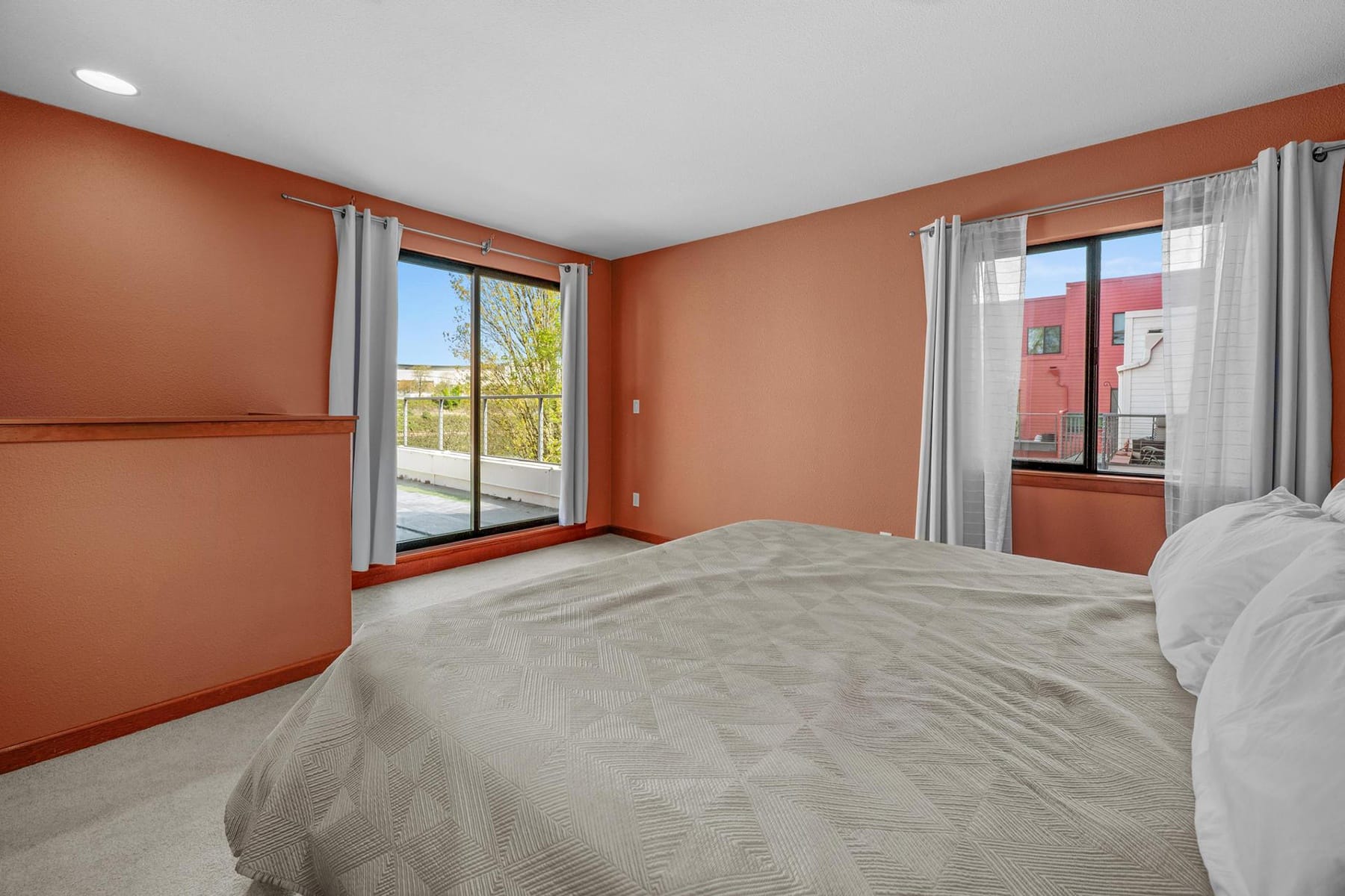  920 NW NAITO PKWY #J25 Portland, OR 97209 - 物件實景