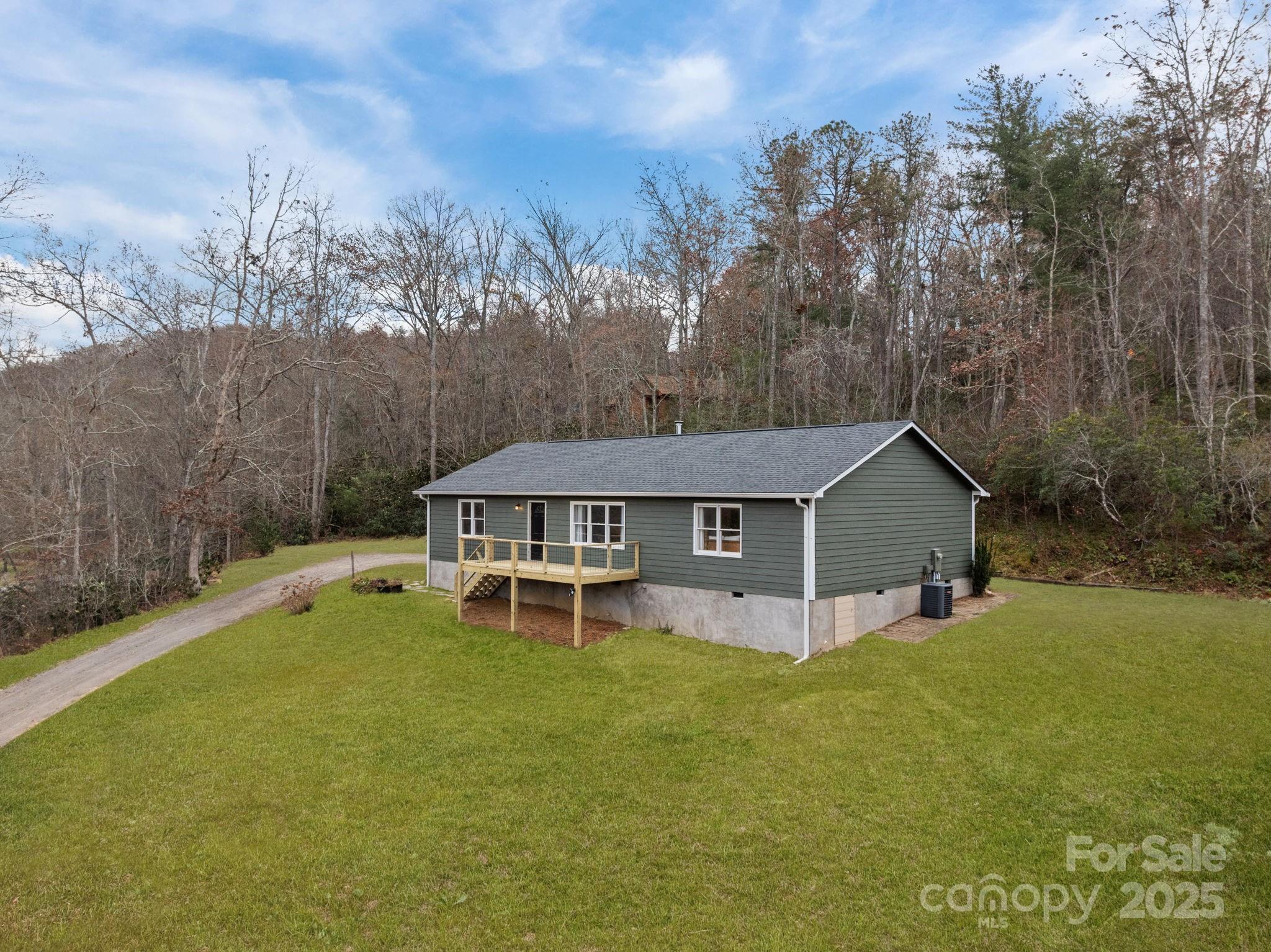 Fairview, North Carolina, 28730, United States, 3 Bedrooms Bedrooms, ,2 BathroomsBathrooms,Residential,For Sale,1990315