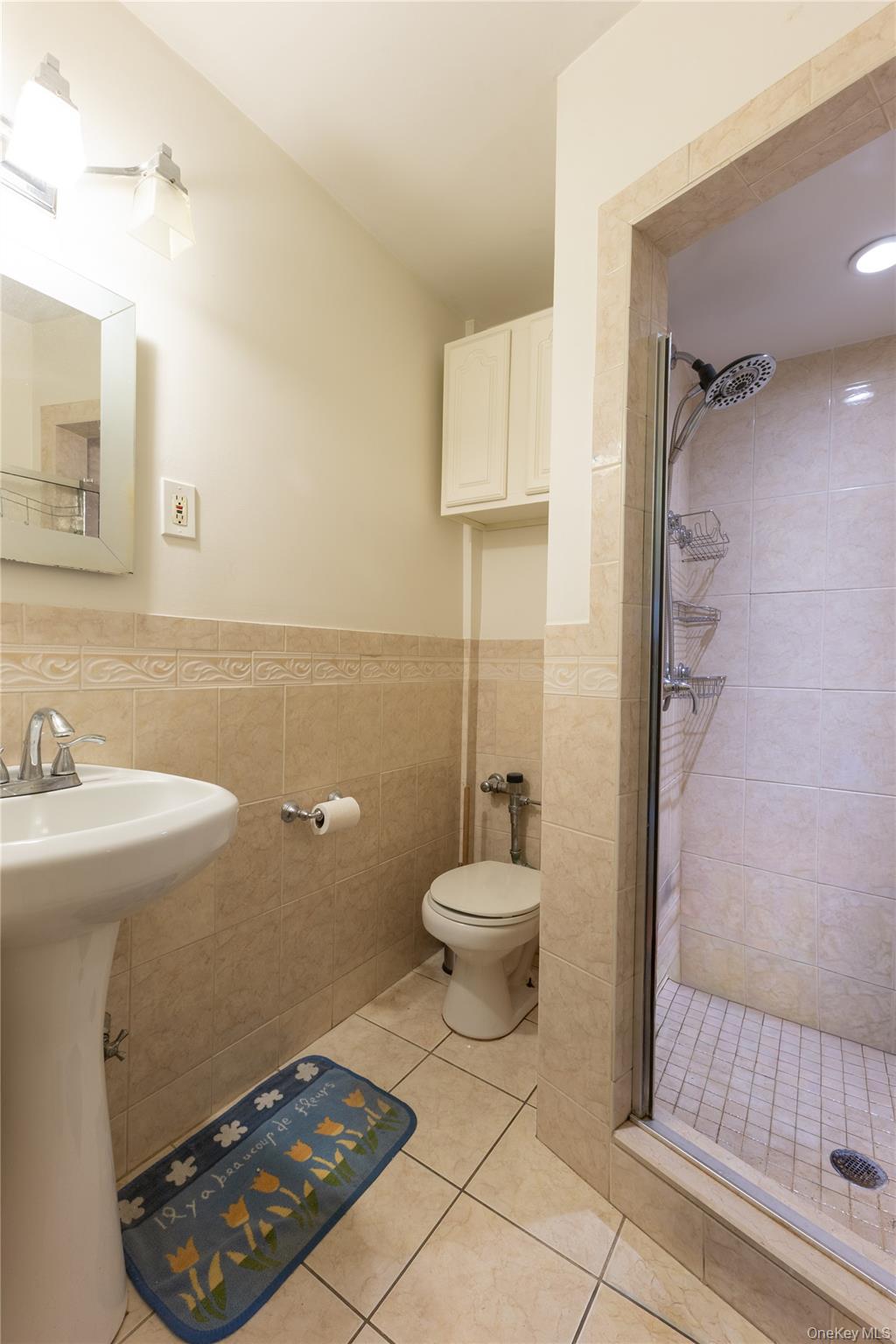 Rego Park, New York, 11374, United States, 3 Bedrooms Bedrooms, ,2 BathroomsBathrooms,Residential,For Sale,1992831