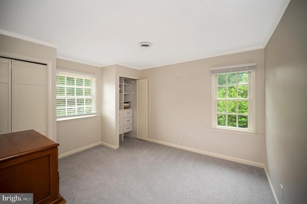 Fredericksburg, Virginia, 22405, United States, 5 Bedrooms Bedrooms, ,5 BathroomsBathrooms,Residential,For Sale,1825163