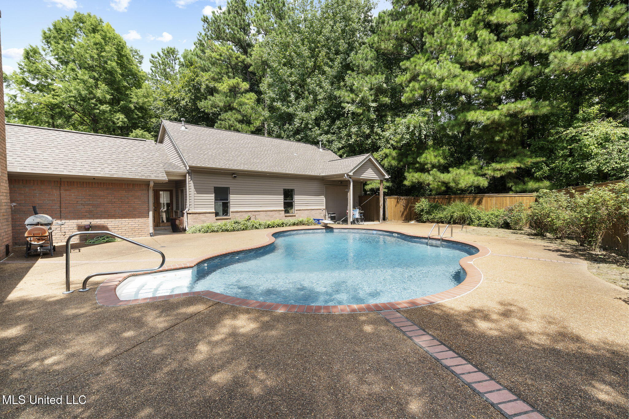Olive Branch, Mississippi, 38654, United States, 5 Bedrooms Bedrooms, ,3 BathroomsBathrooms,Residential,For Sale,1898355