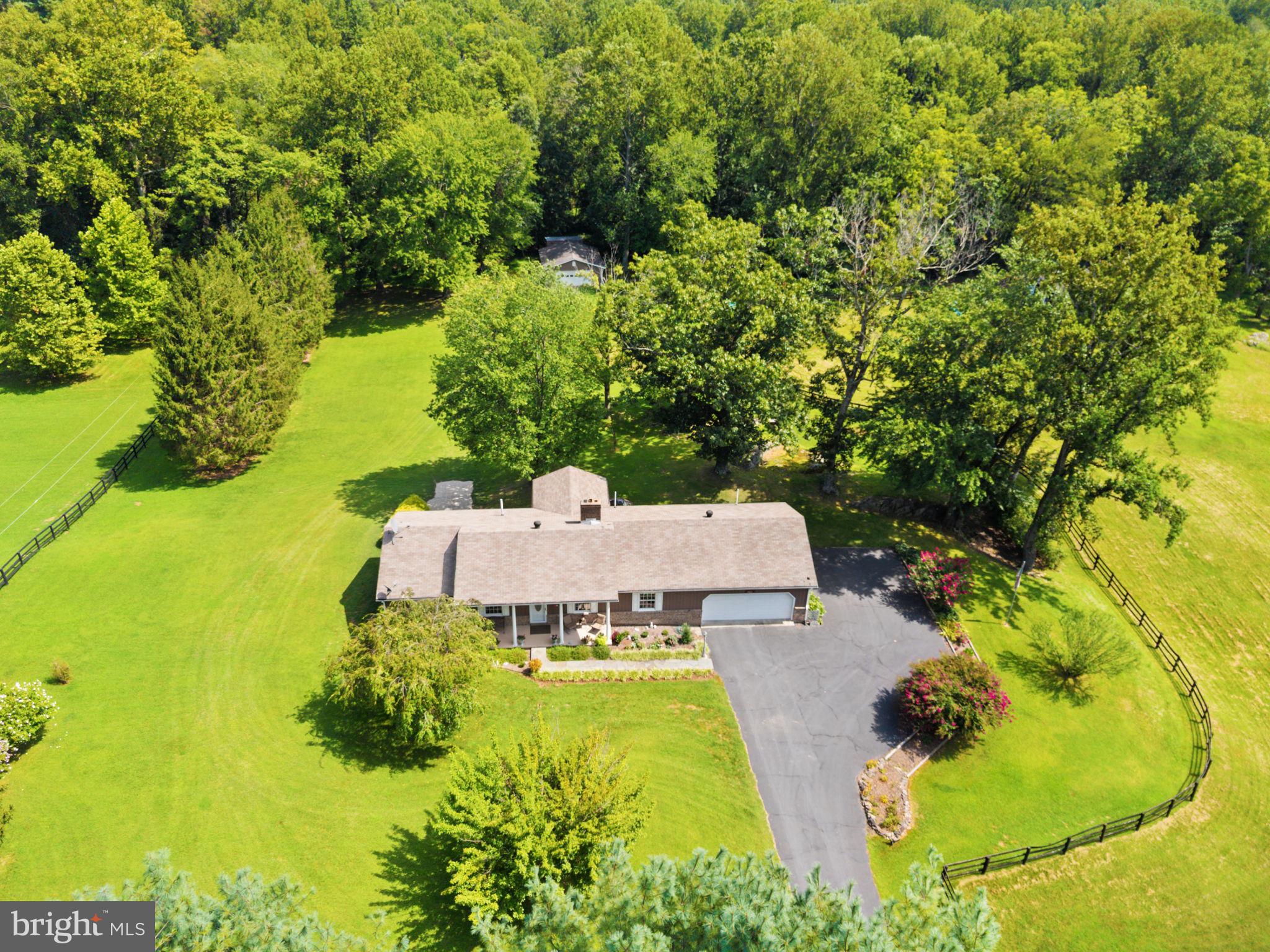 Marshall, Virginia, 20115, United States, 3 Bedrooms Bedrooms, ,2 BathroomsBathrooms,Residential,For Sale,1937903