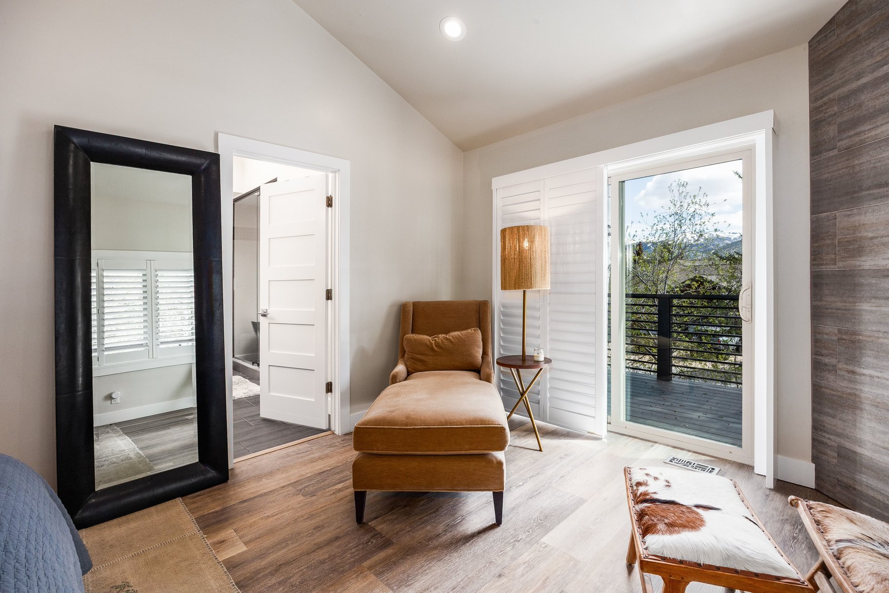  Light Filled Open Floor Plan with Great Outdoor Space - 物件實景