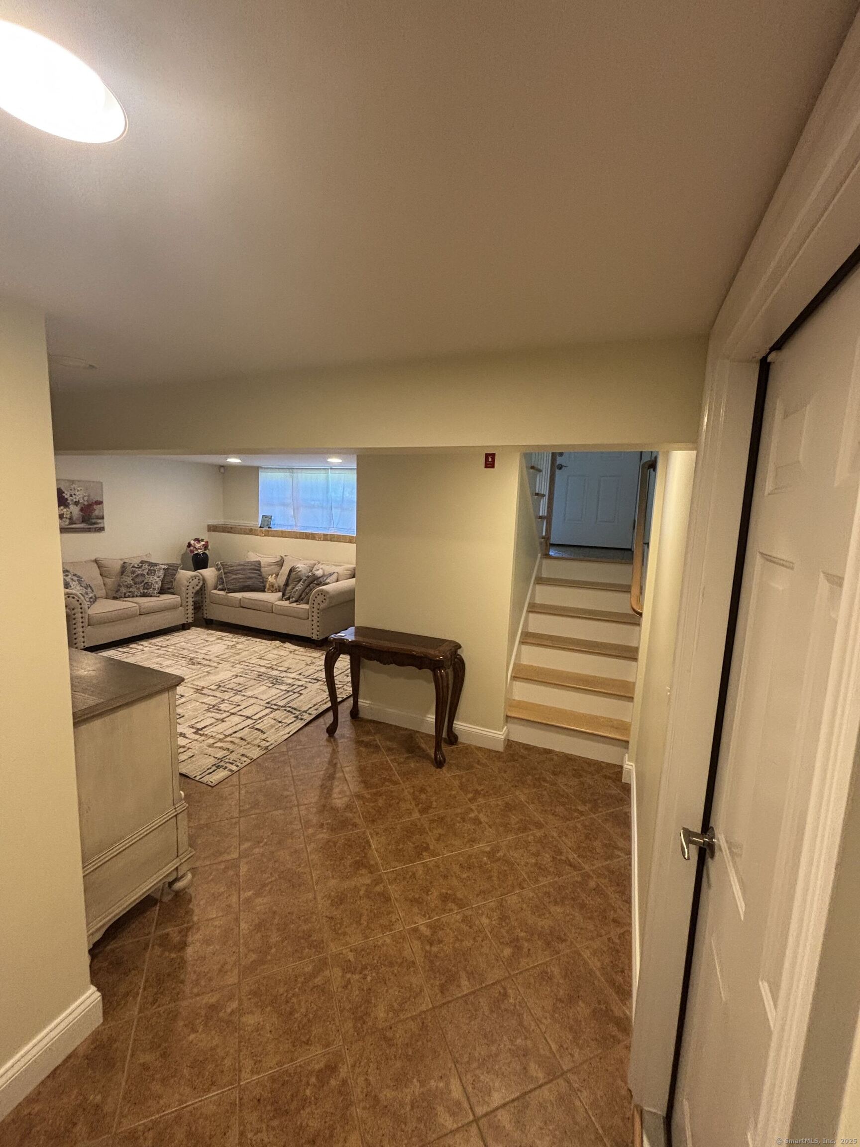 East Lyme, Connecticut, 06357, United States, 3 Bedrooms Bedrooms, ,2 BathroomsBathrooms,Residential,For Sale,1931029