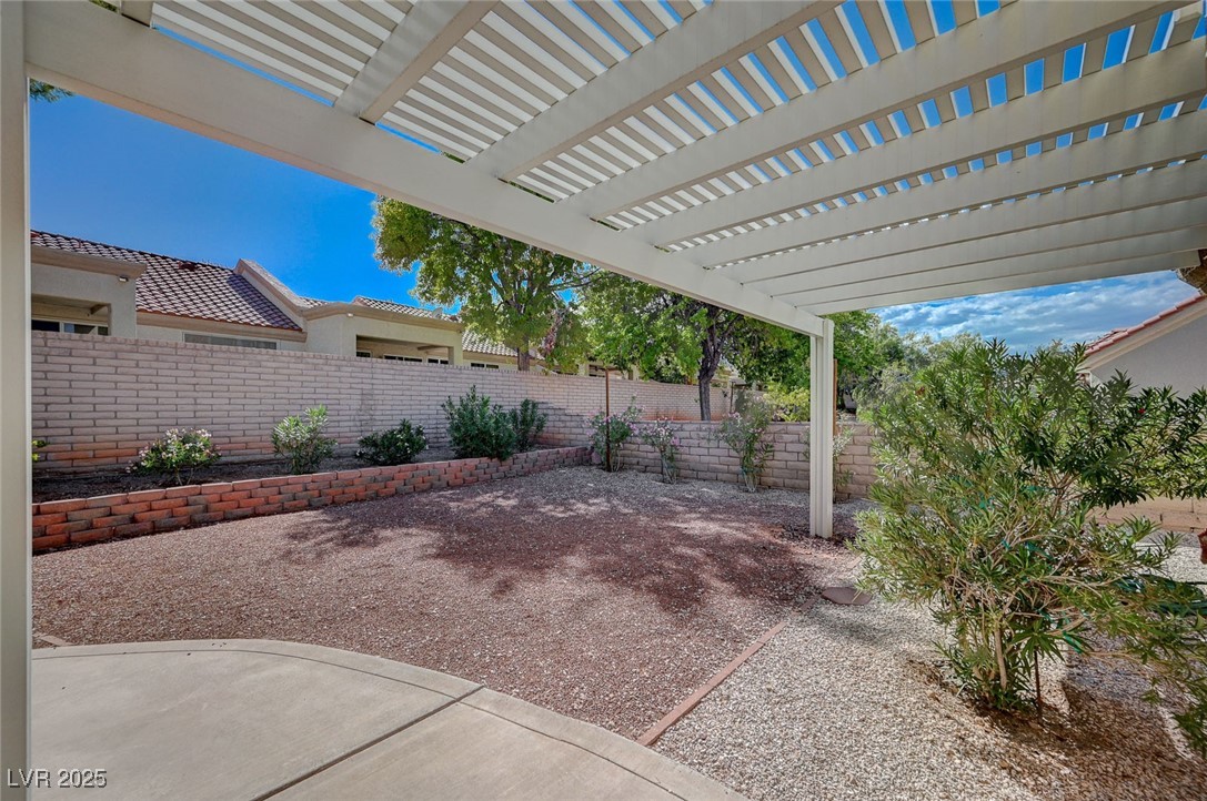 Las Vegas, Nevada, 89134, United States, 2 Bedrooms Bedrooms, ,2 BathroomsBathrooms,Residential,For Sale,1950375