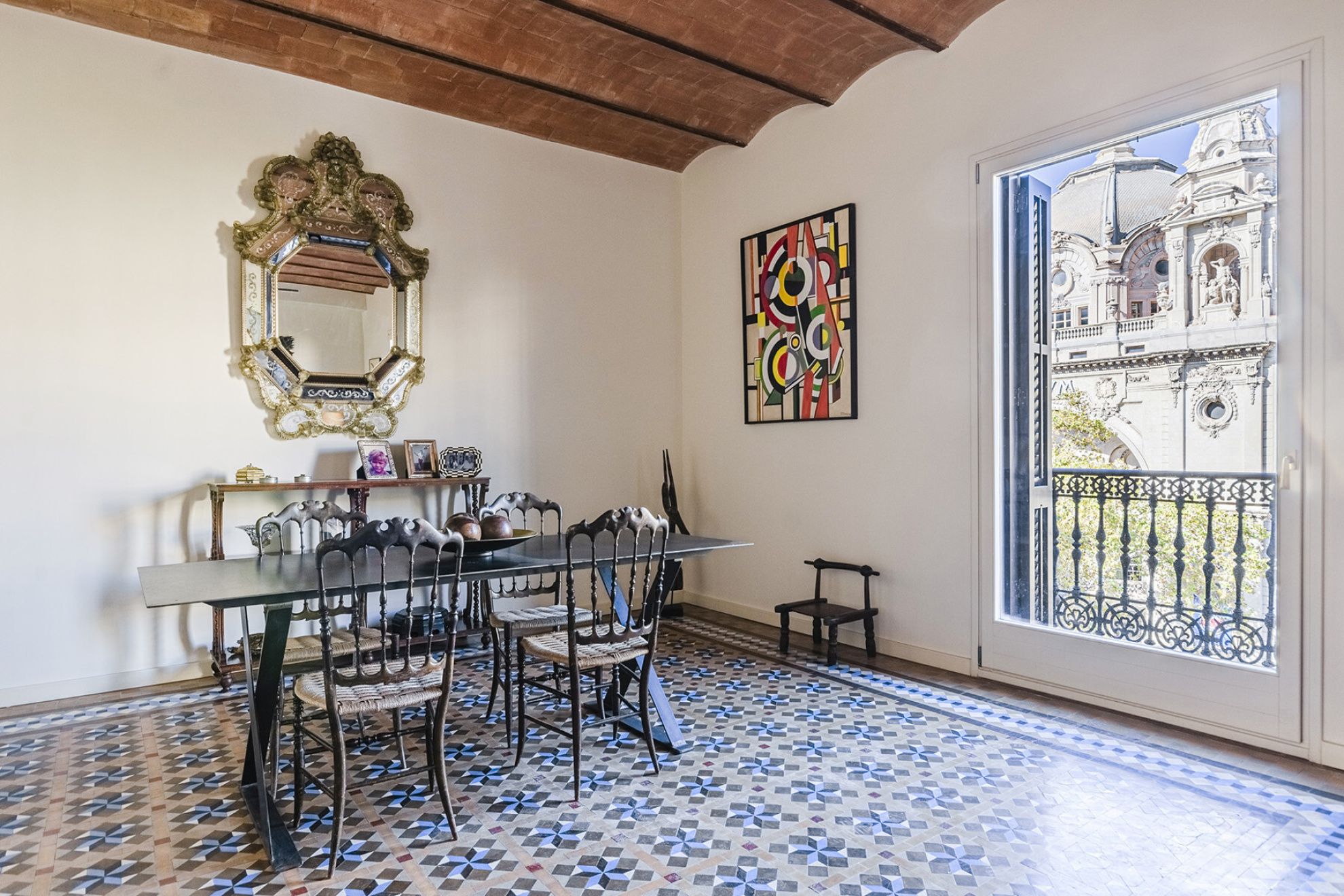  Renovated apartment with lots of light and views of the Coliseum theater - 物件實景