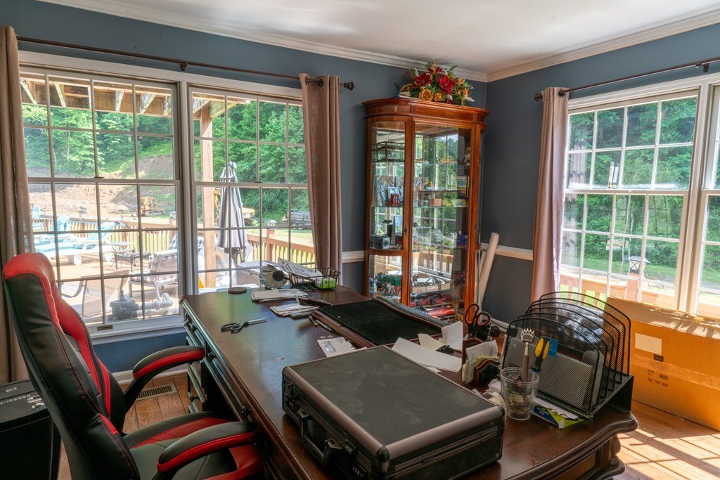 Prestonsburg, Kentucky, 41653, United States, 4 Bedrooms Bedrooms, ,5 BathroomsBathrooms,Residential,For Sale,2048061