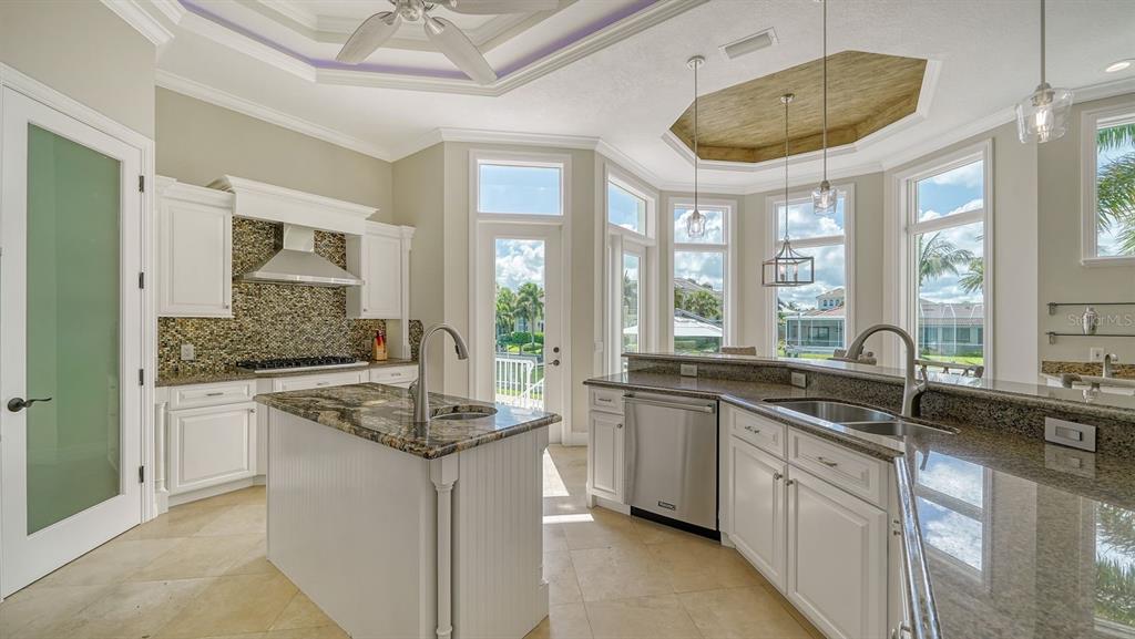 Longboat Key, Florida, 34228, United States, 4 Bedrooms Bedrooms, ,5 BathroomsBathrooms,Residential,For Sale,1999864