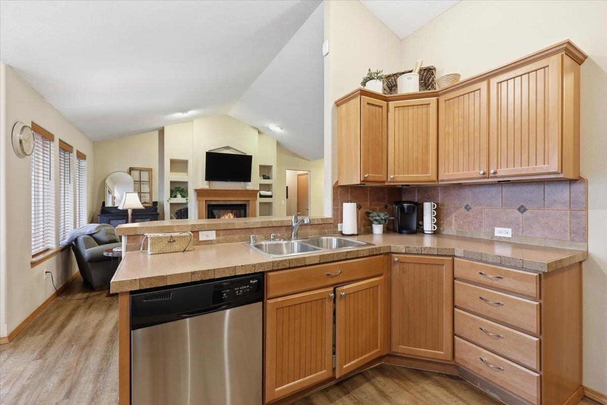 Greenacres, Washington, 99016, United States, 6 Bedrooms Bedrooms, ,3 BathroomsBathrooms,Residential,For Sale,1992048