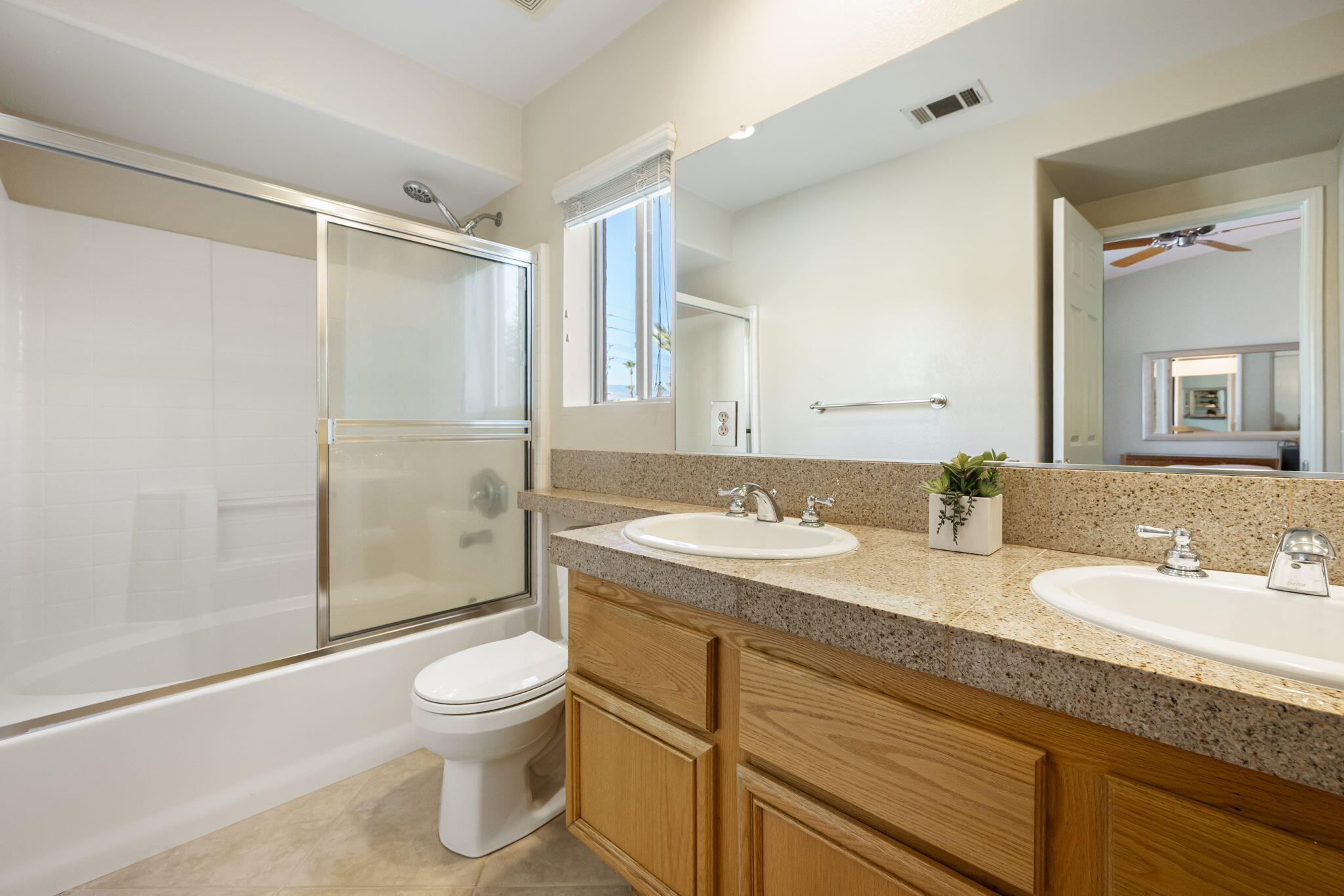 Indio, California, 92201, United States, 3 Bedrooms Bedrooms, ,2 BathroomsBathrooms,Residential,For Sale,1910889