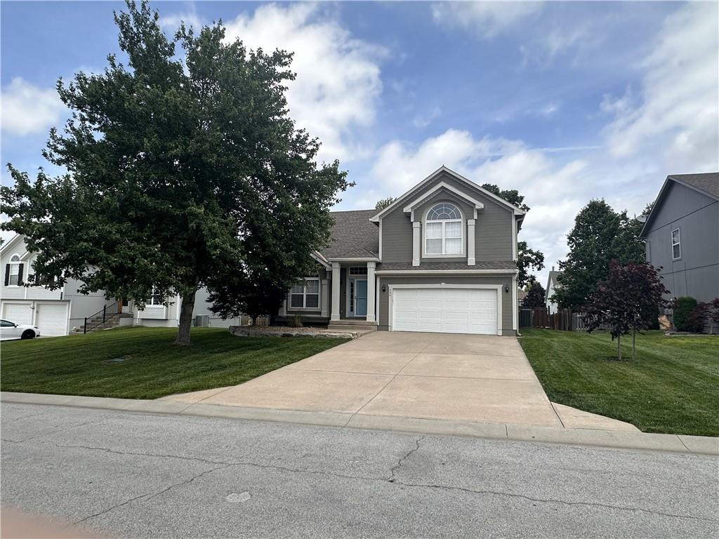 15th St, Lees Summit, MO 64081